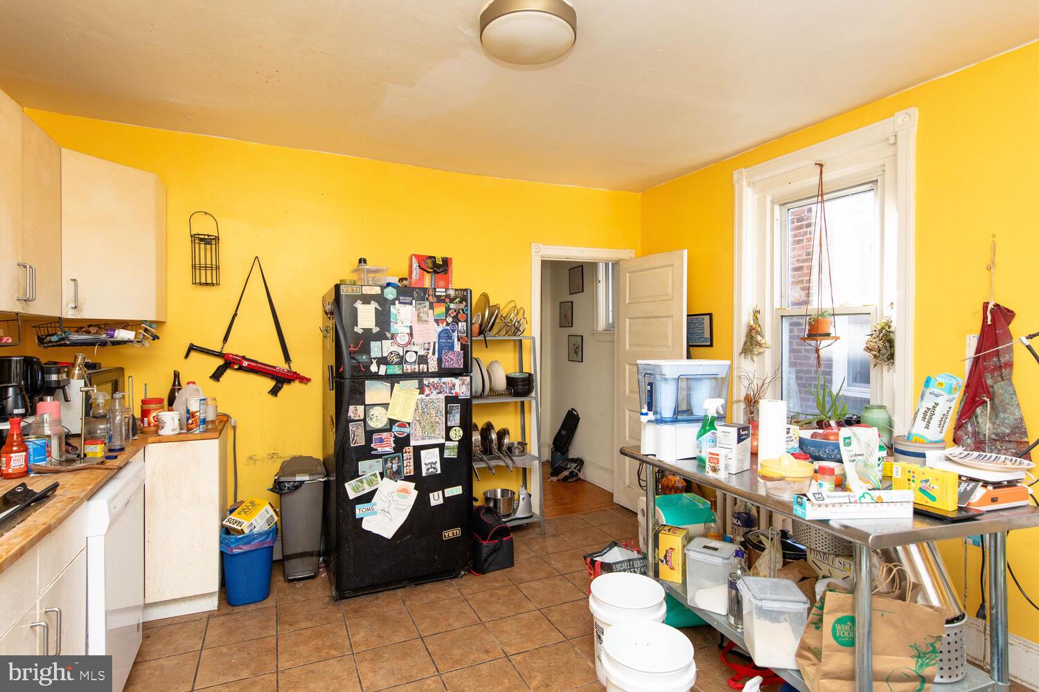 2711 W Girard Ave