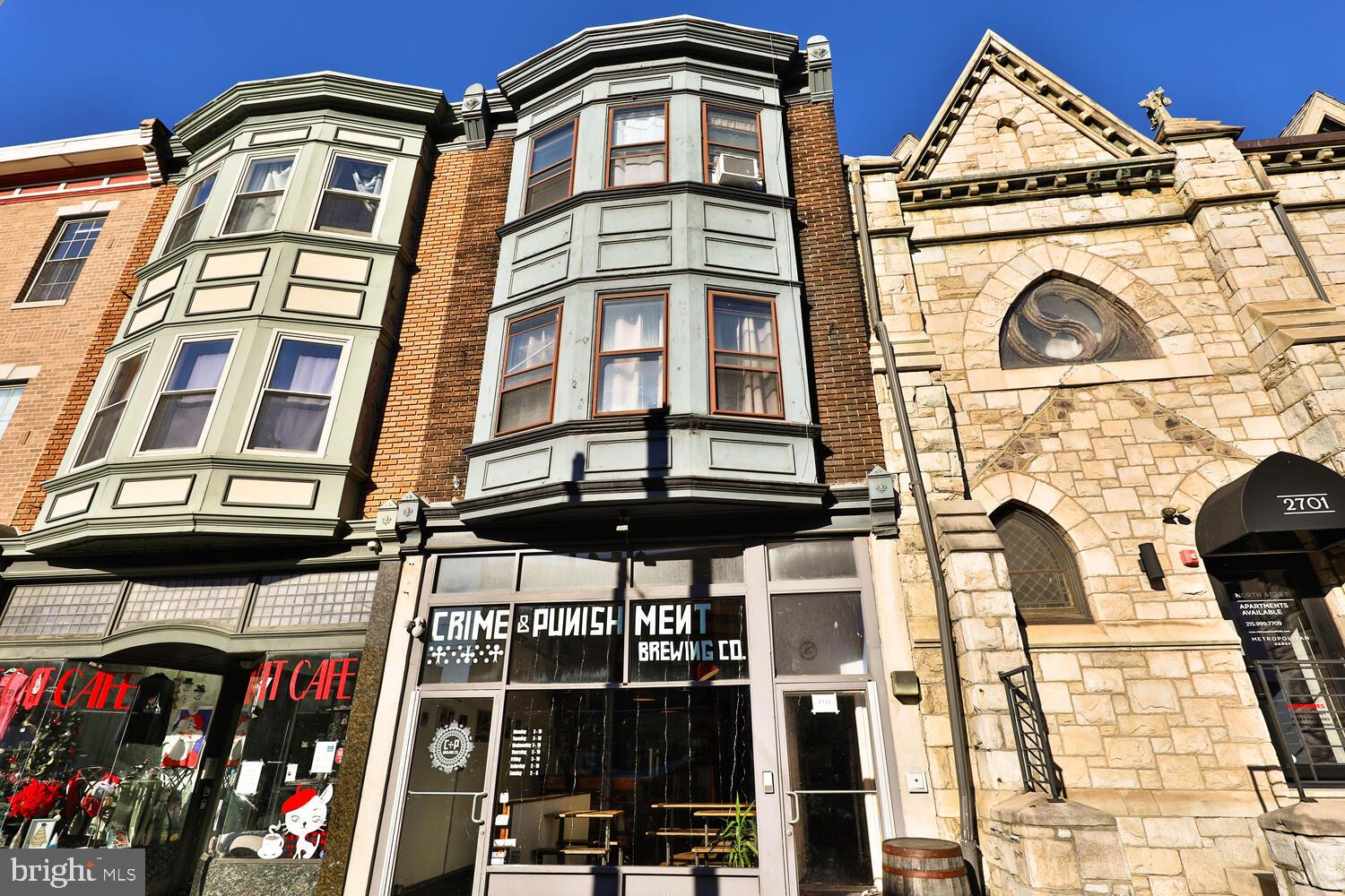2711 W Girard Ave