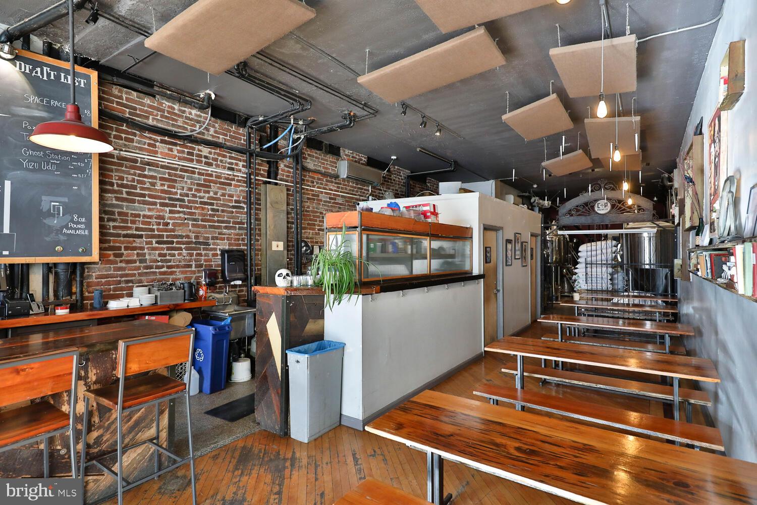 2711 W Girard Ave