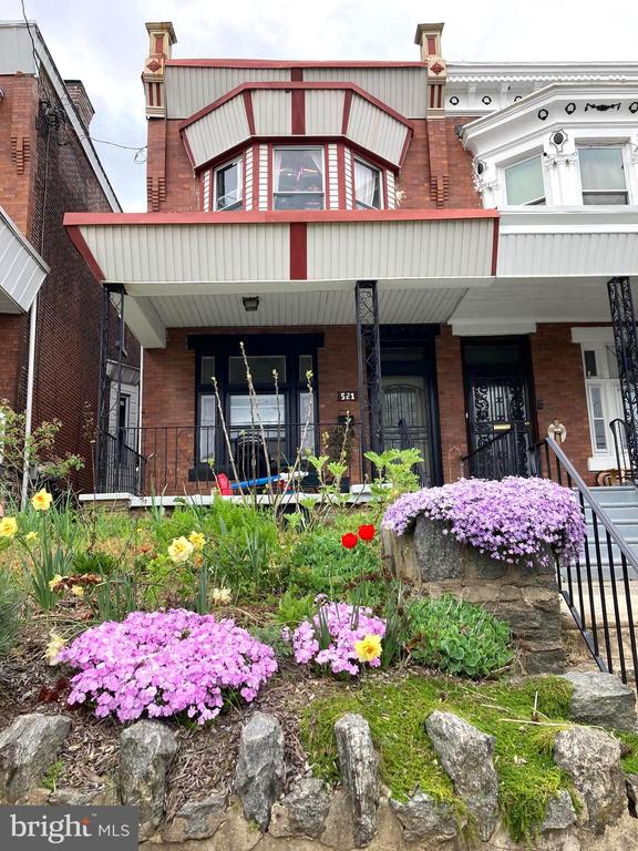521 E Tulpehocken St
