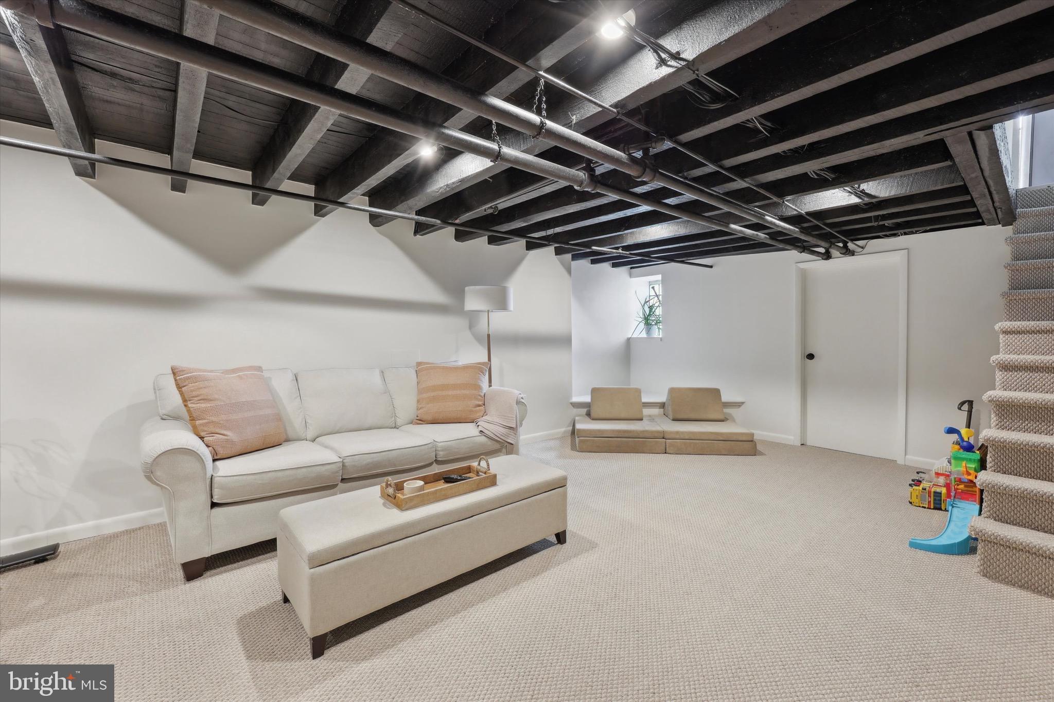 4032 Dexter St