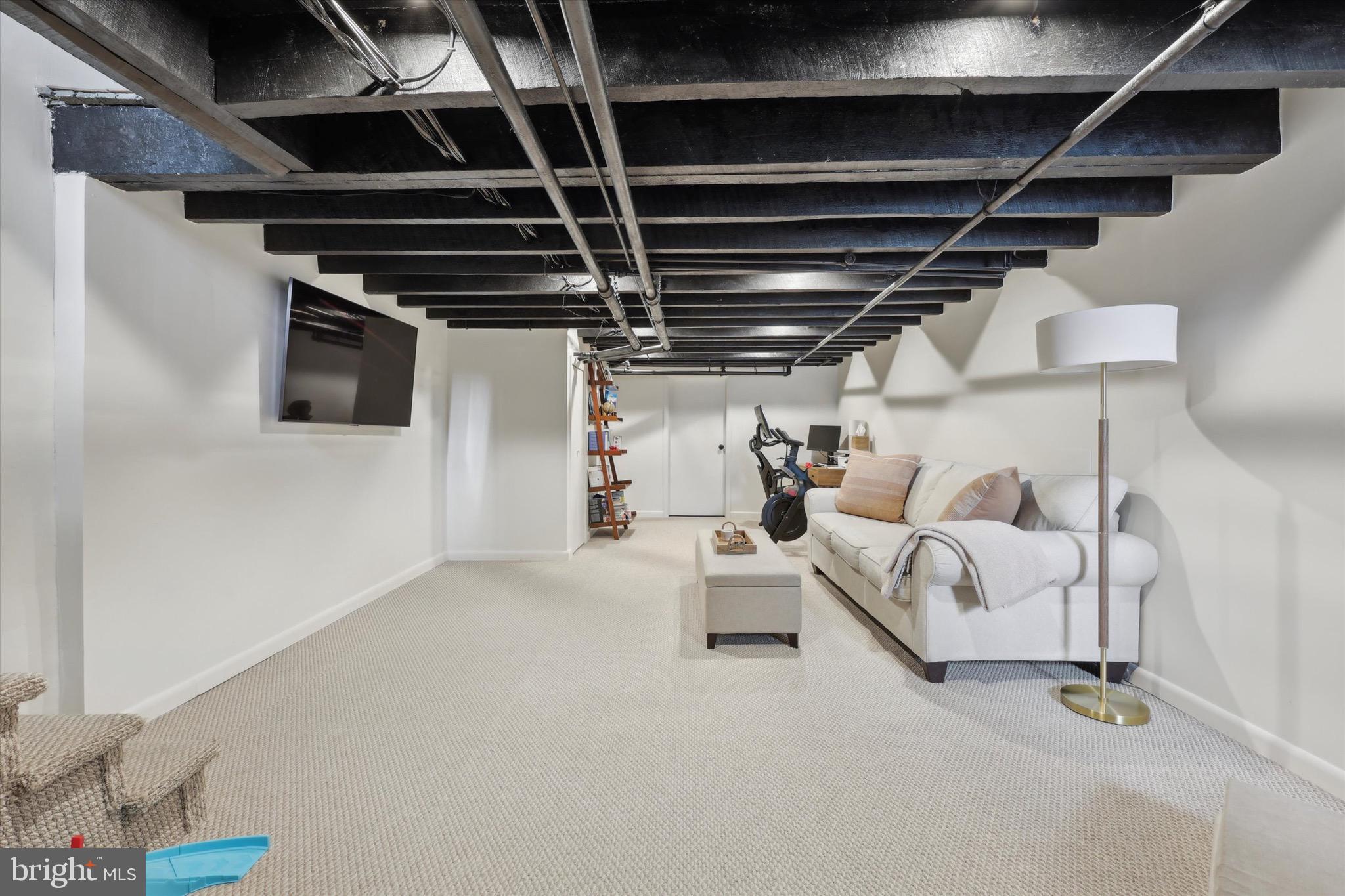 4032 Dexter St