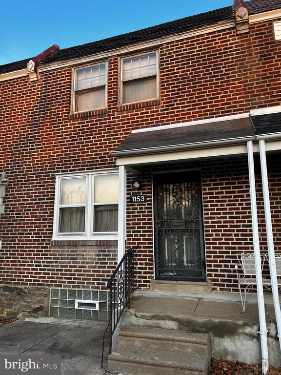 1153 E Slocum St