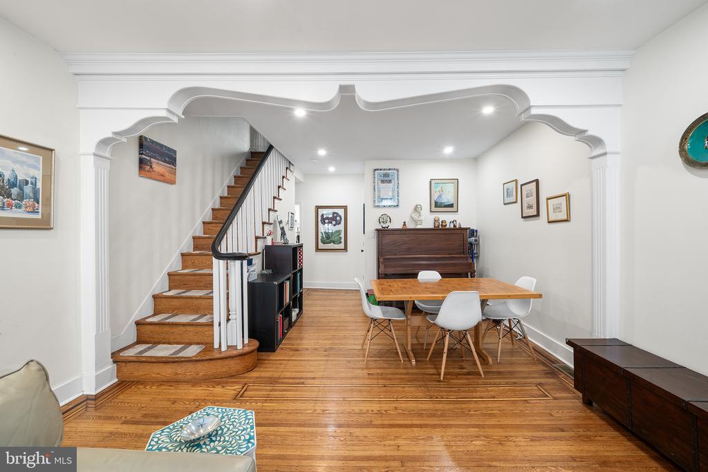 404 Moore St