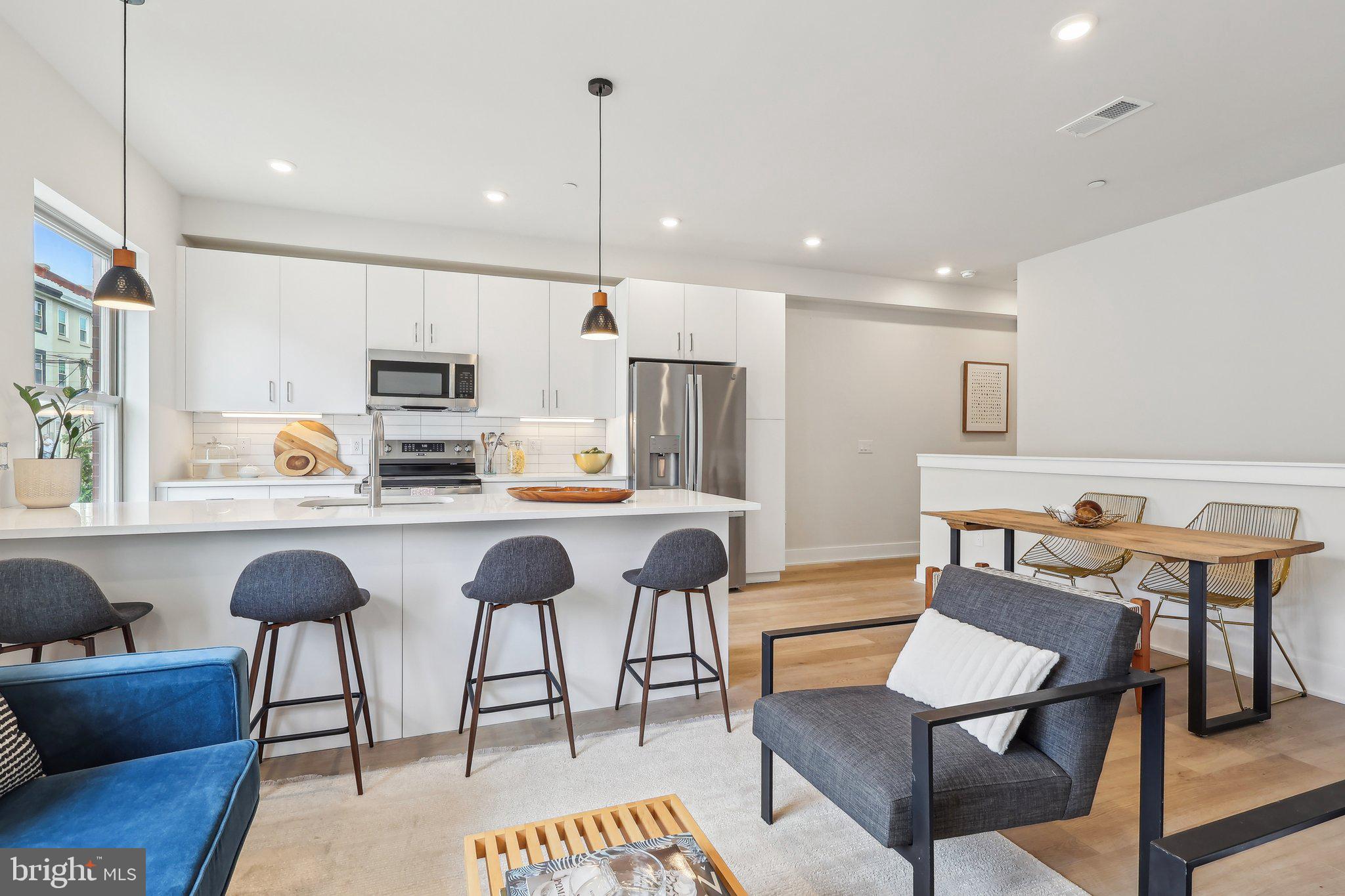 3436 W Westmoreland St