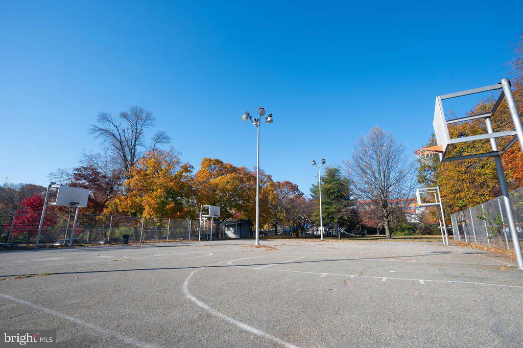 3436 W Westmoreland St