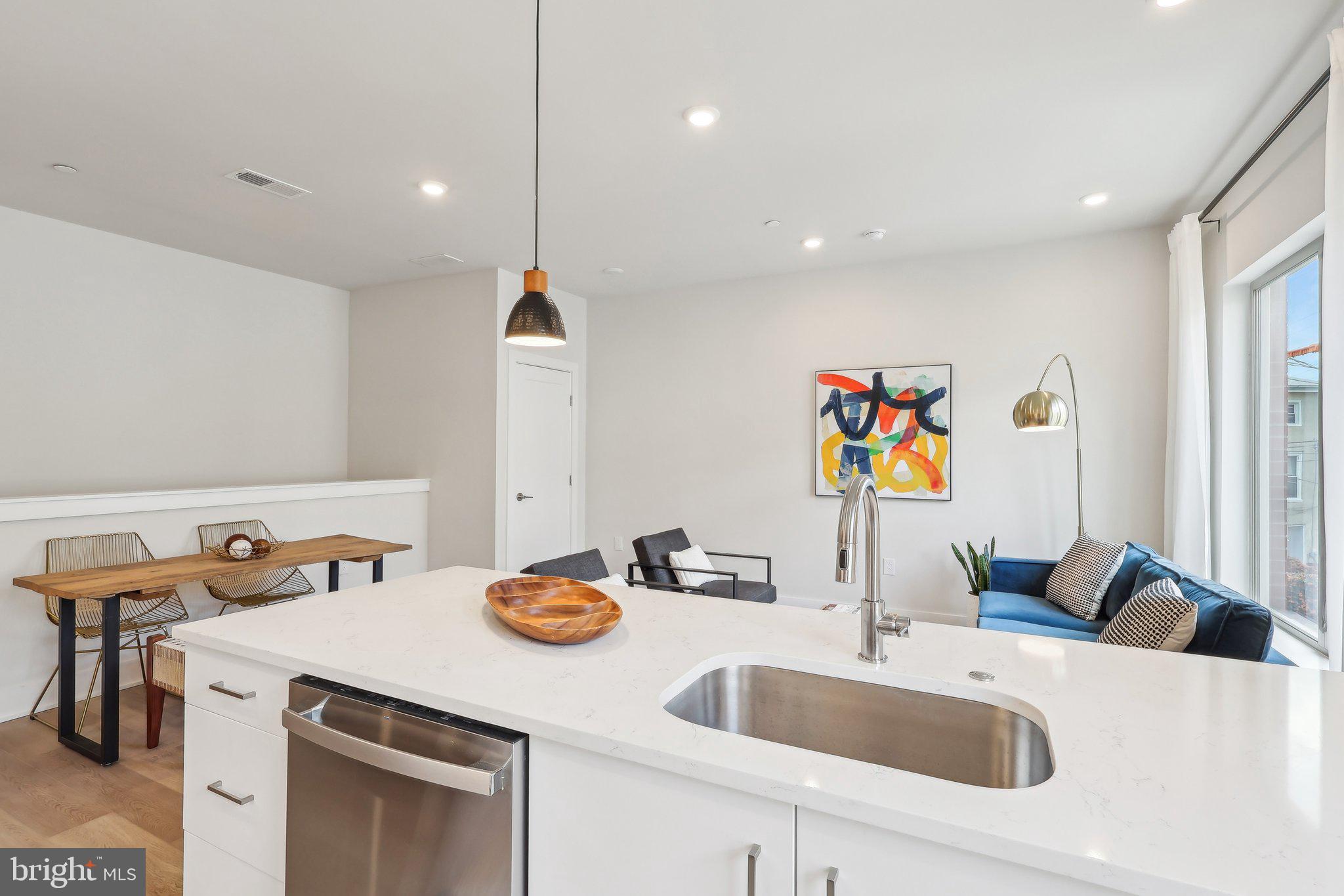 3436 W Westmoreland St