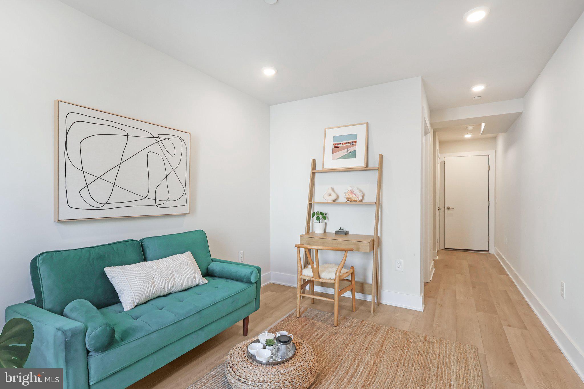 3436 W Westmoreland St