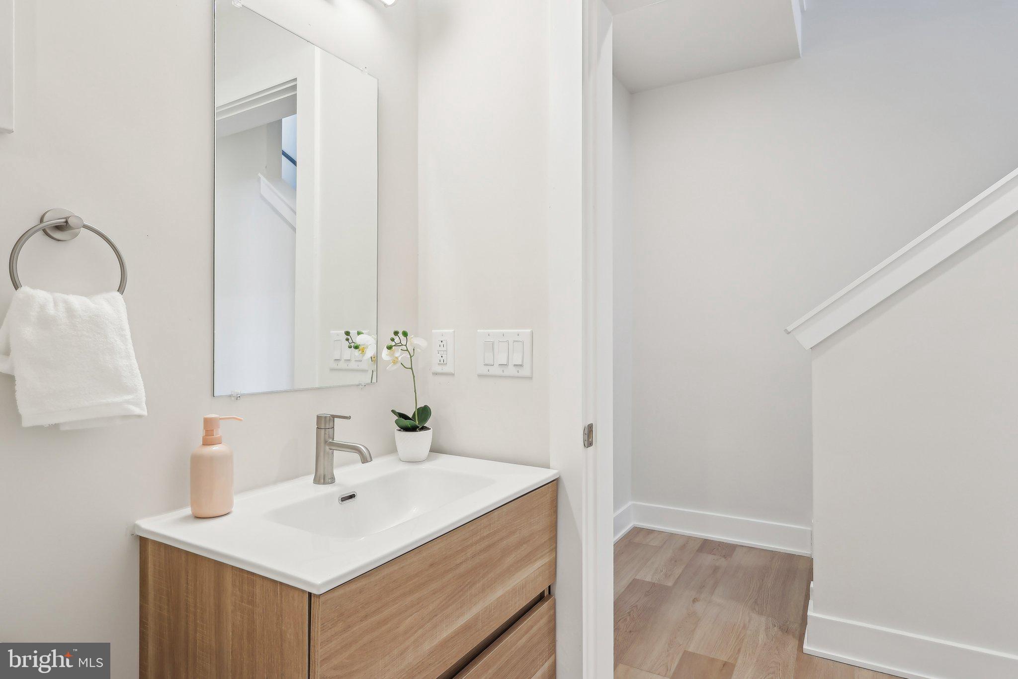 3436 W Westmoreland St