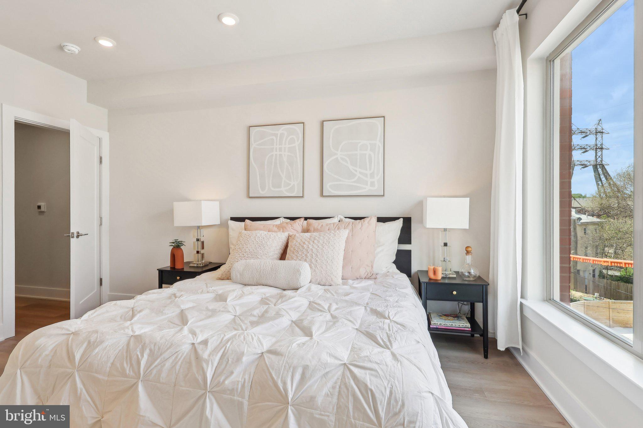 3436 W Westmoreland St