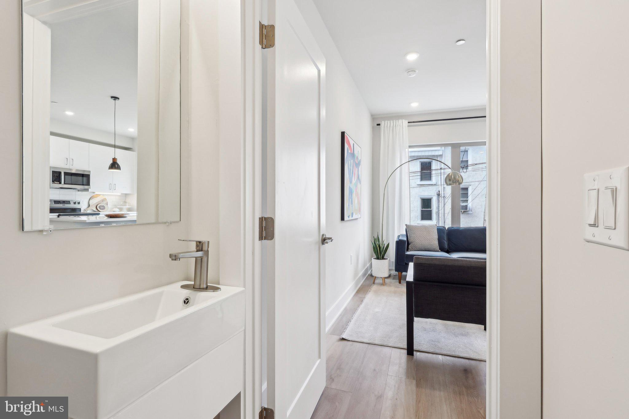 3436 W Westmoreland St