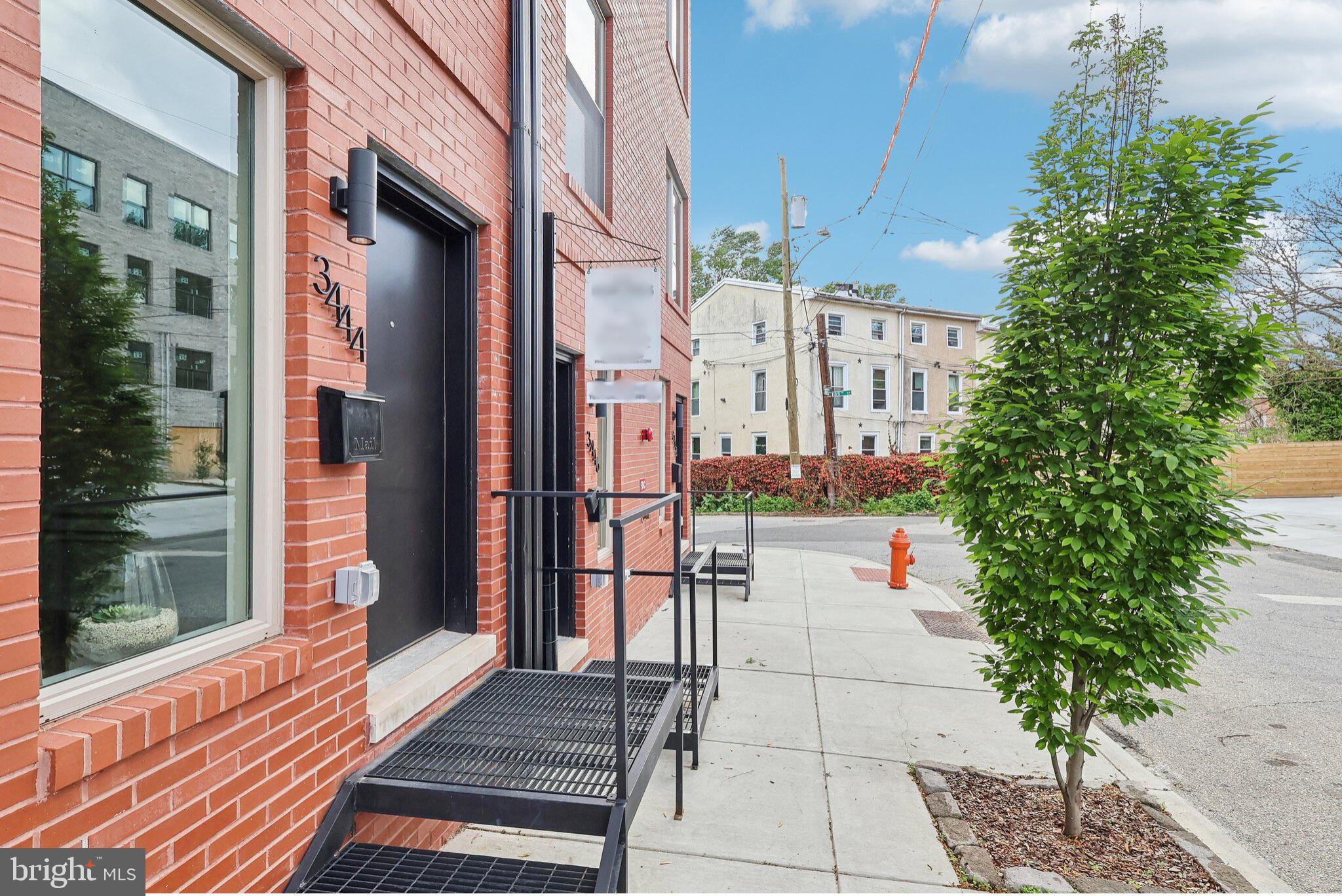 3436 W Westmoreland St