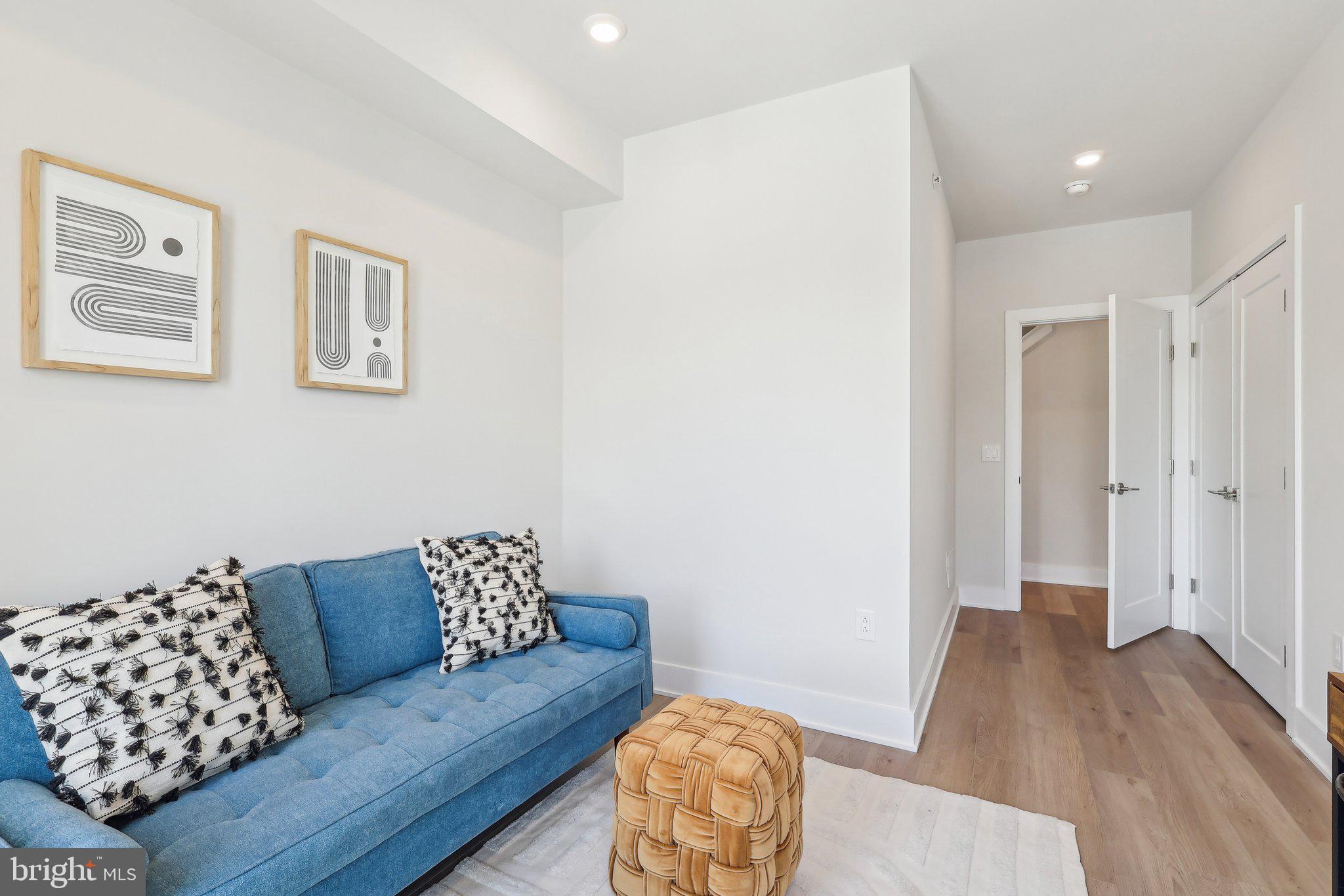 3436 W Westmoreland St