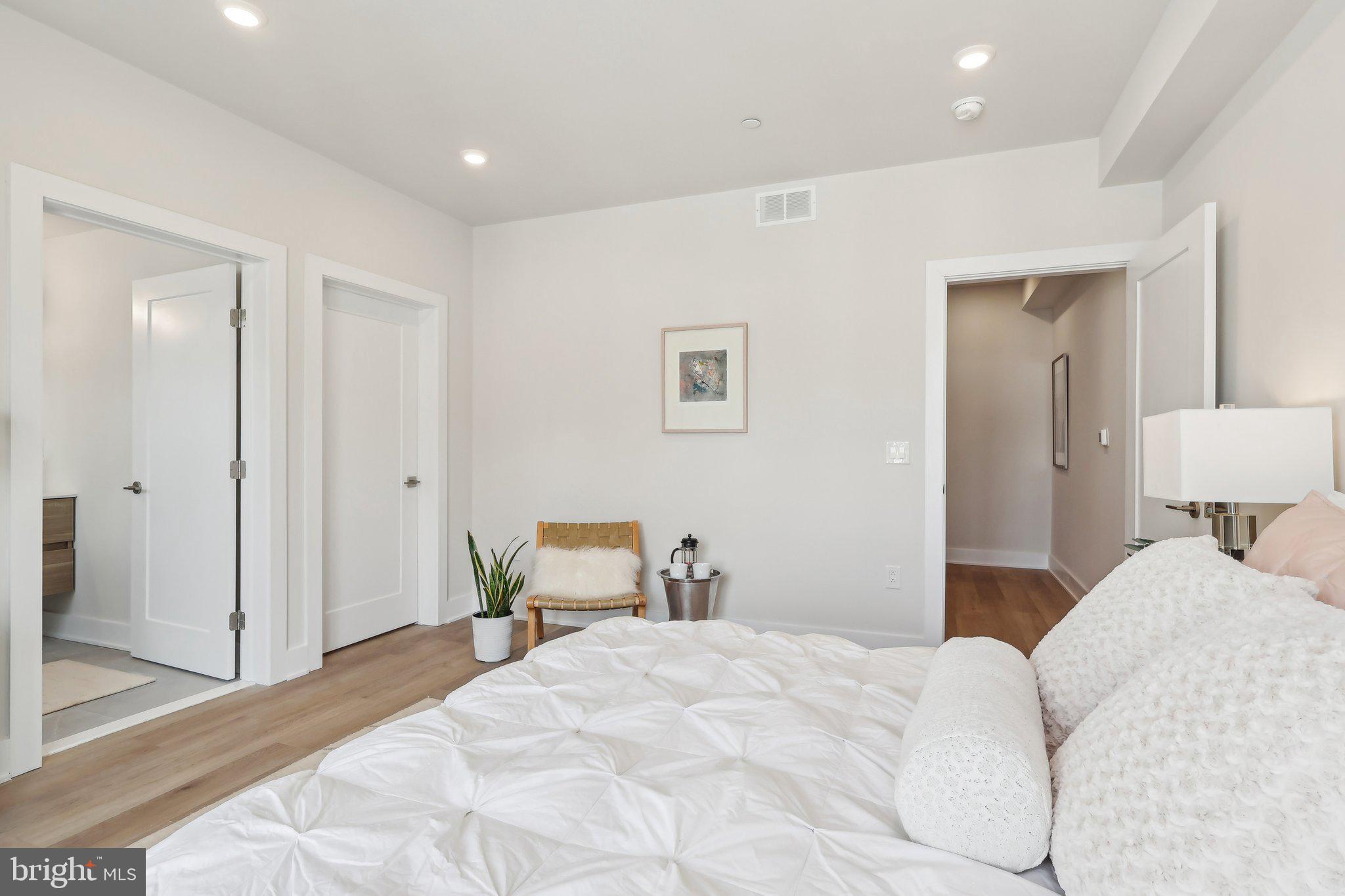 3436 W Westmoreland St