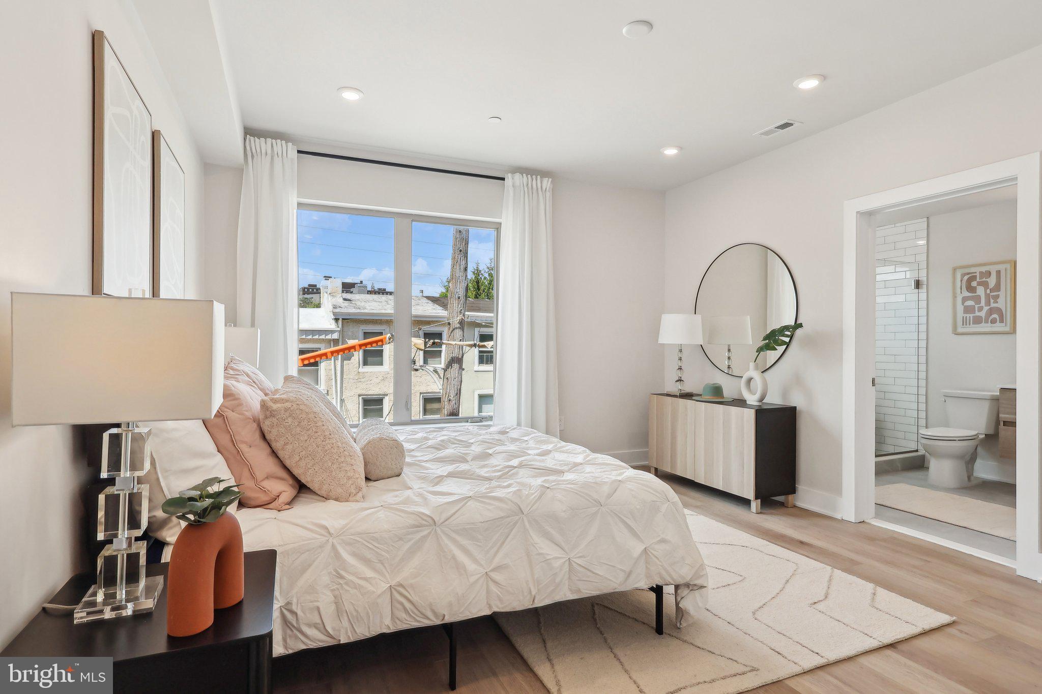 3436 W Westmoreland St