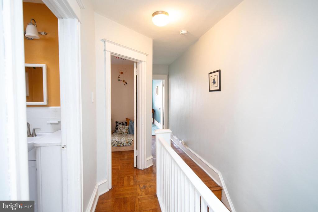108 E Roumfort Rd