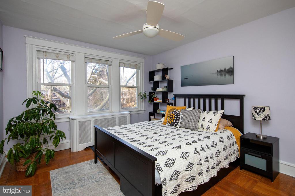 108 E Roumfort Rd
