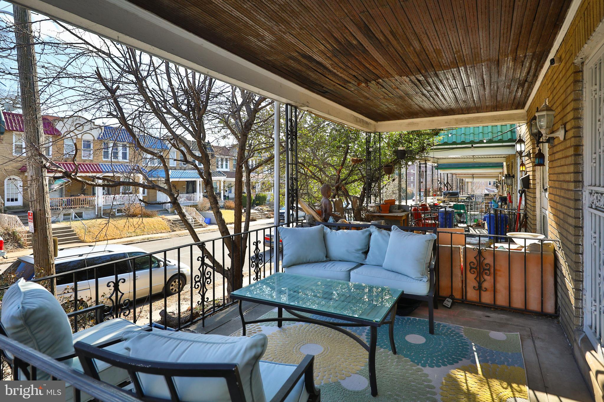 113 W Sedgwick St
