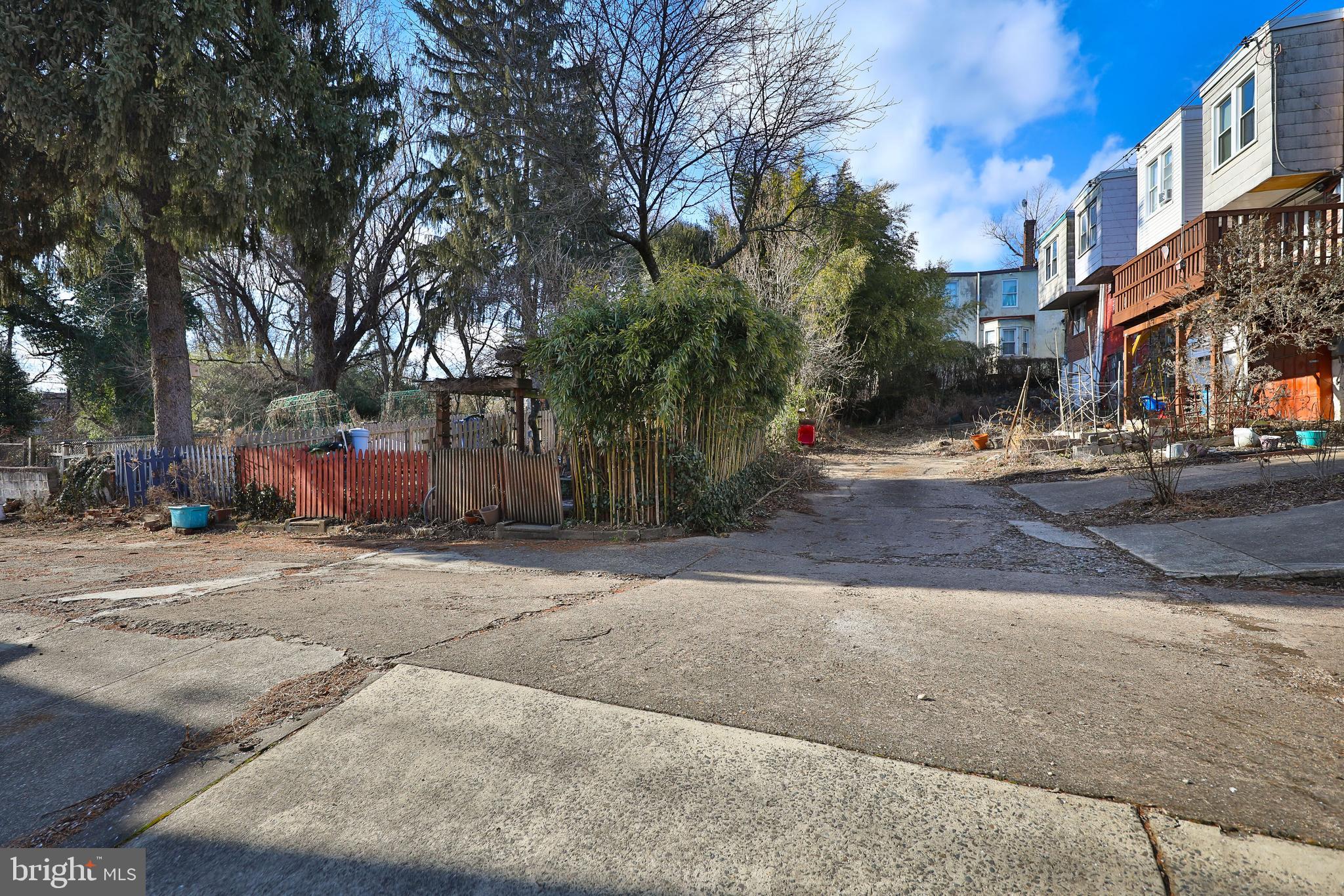 113 W Sedgwick St