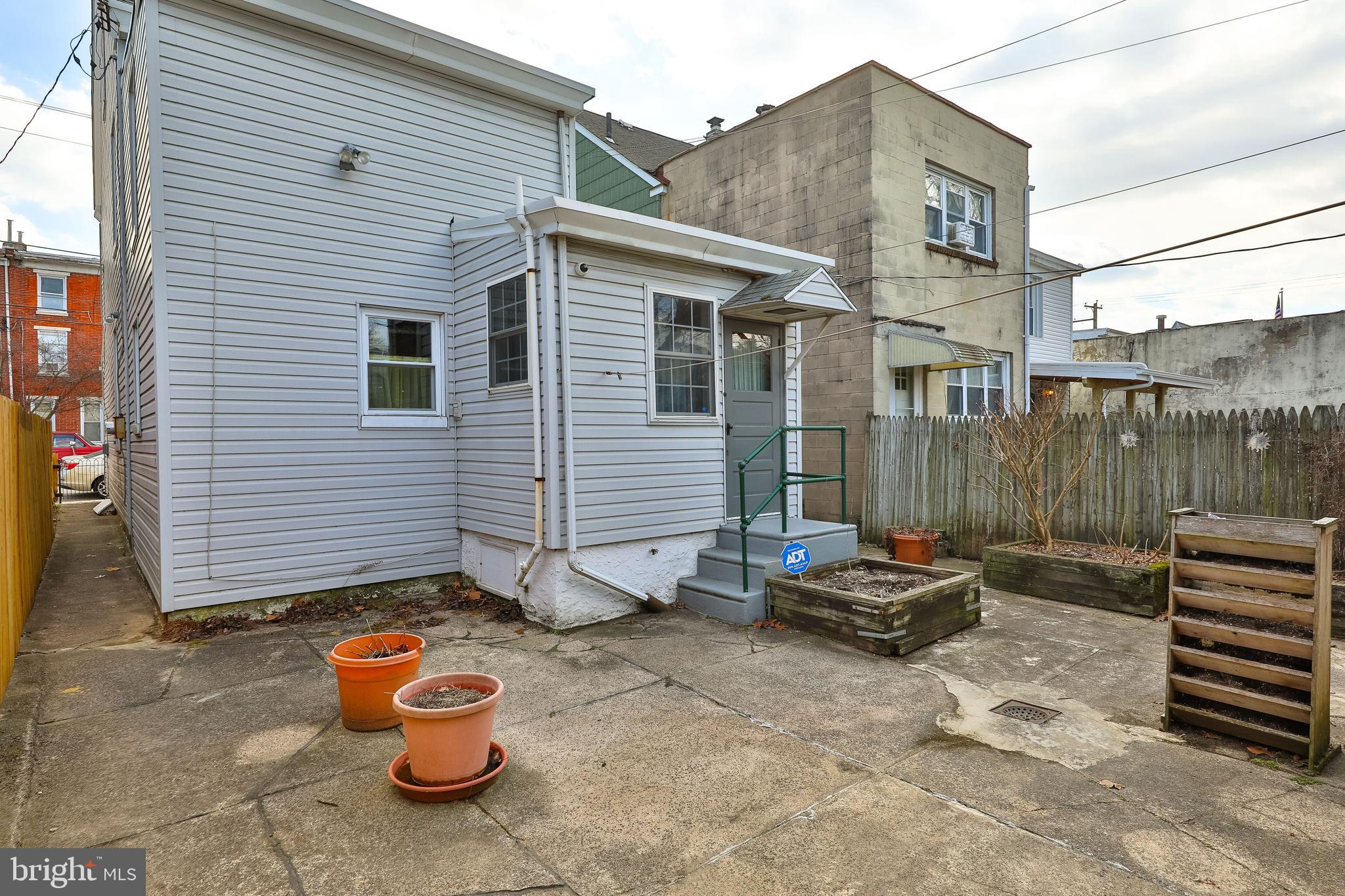462 Conarroe St