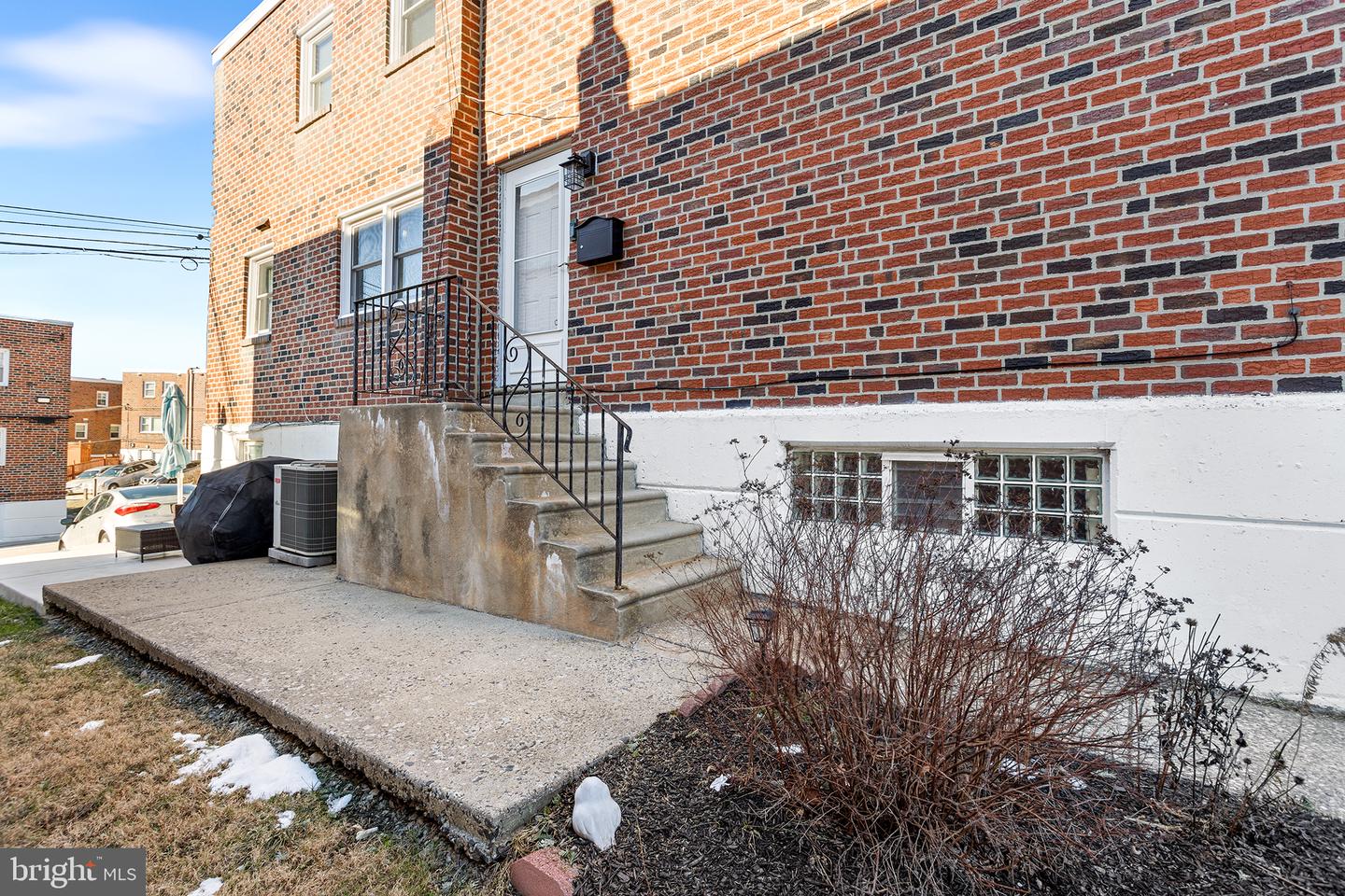6820 Henry Ave