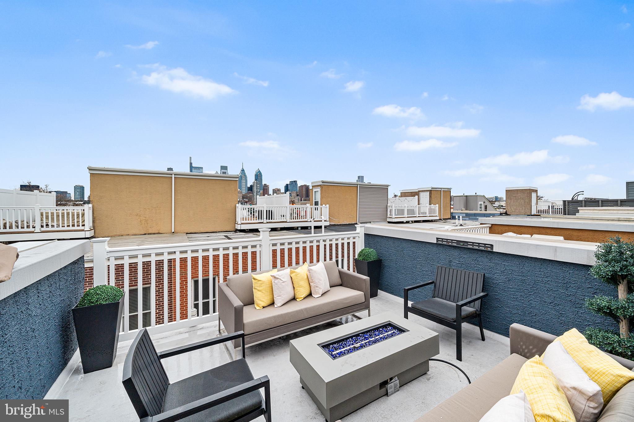 1911 League St