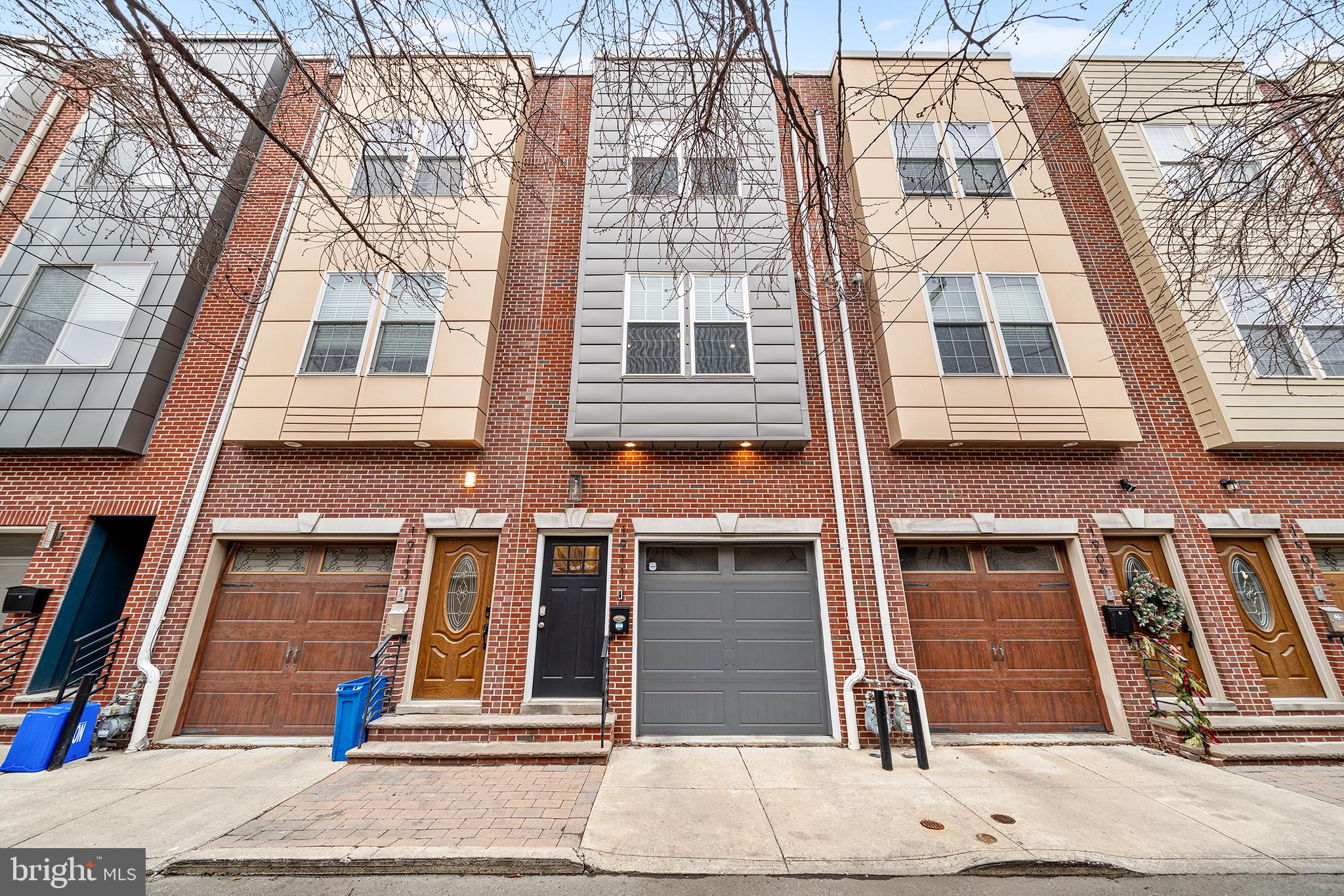 1911 League St