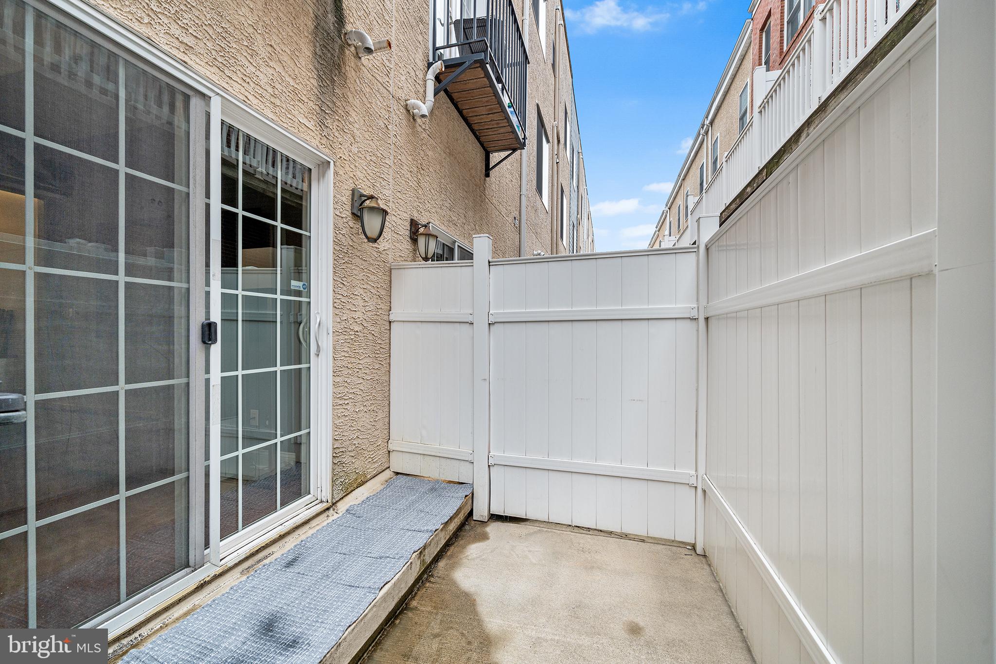 1911 League St