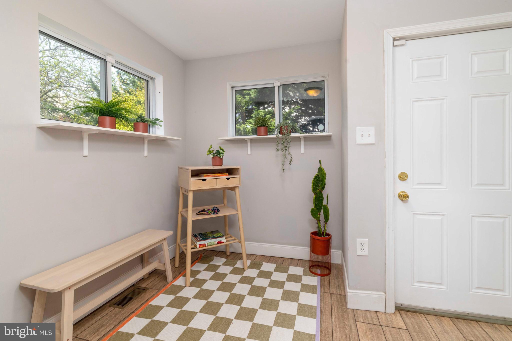 111 W Gorgas Ln