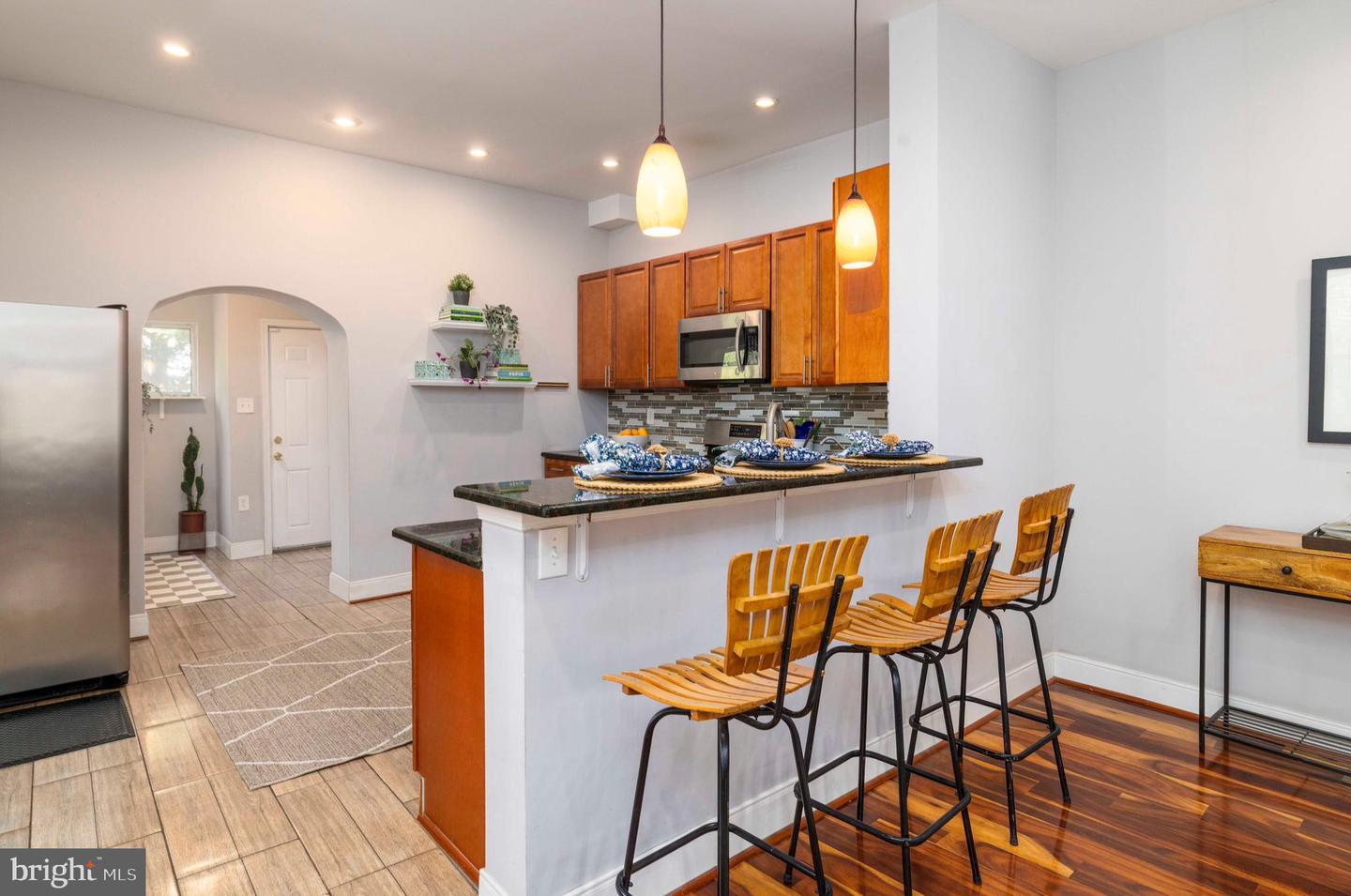 111 W Gorgas Ln