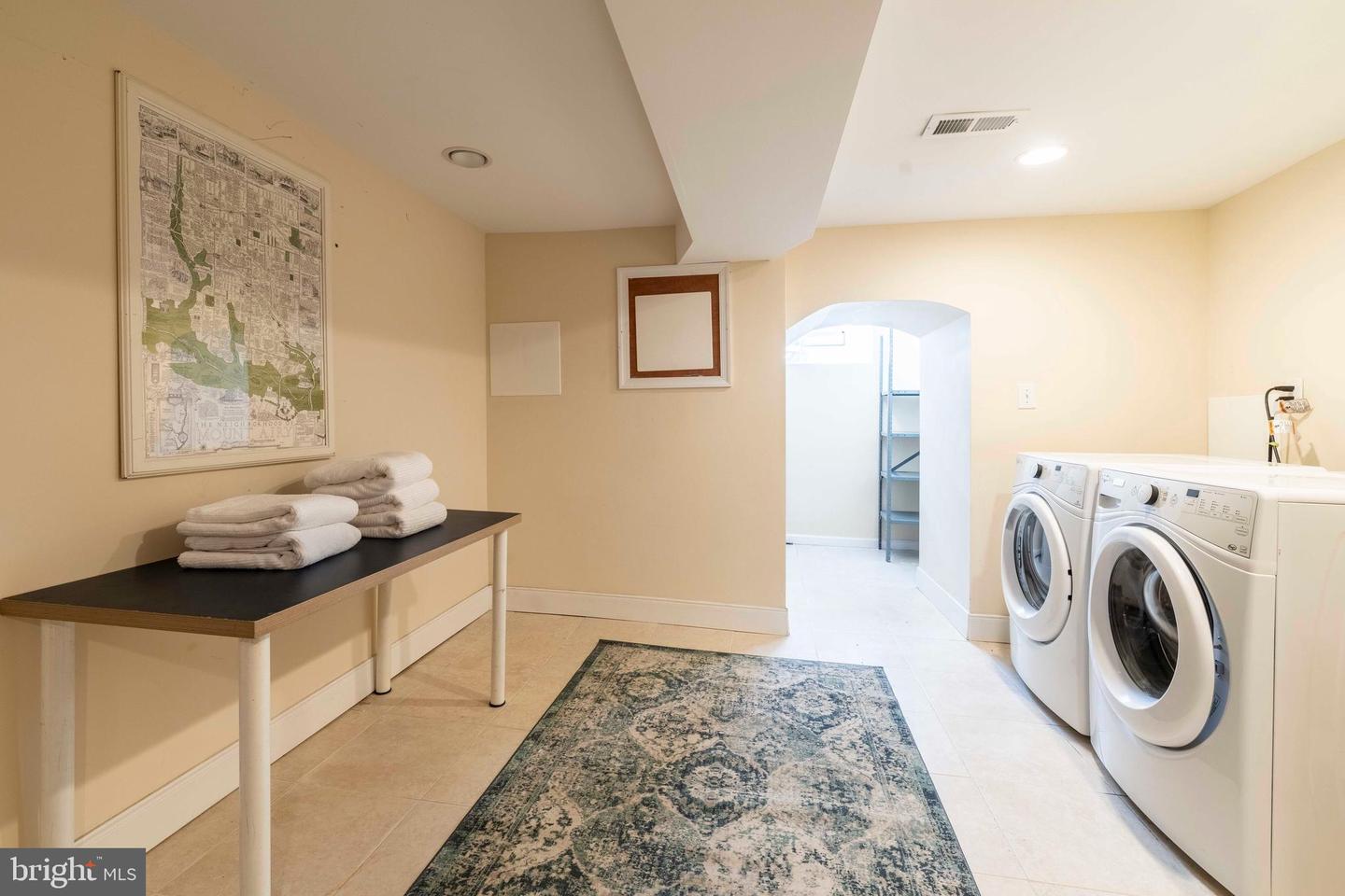 111 W Gorgas Ln