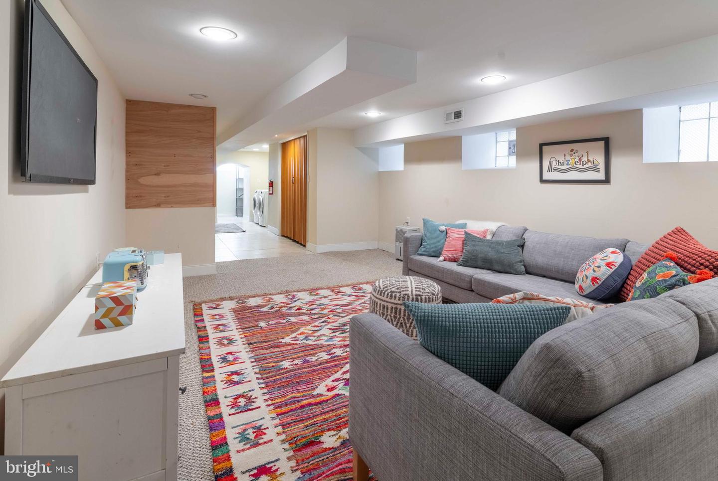 111 W Gorgas Ln