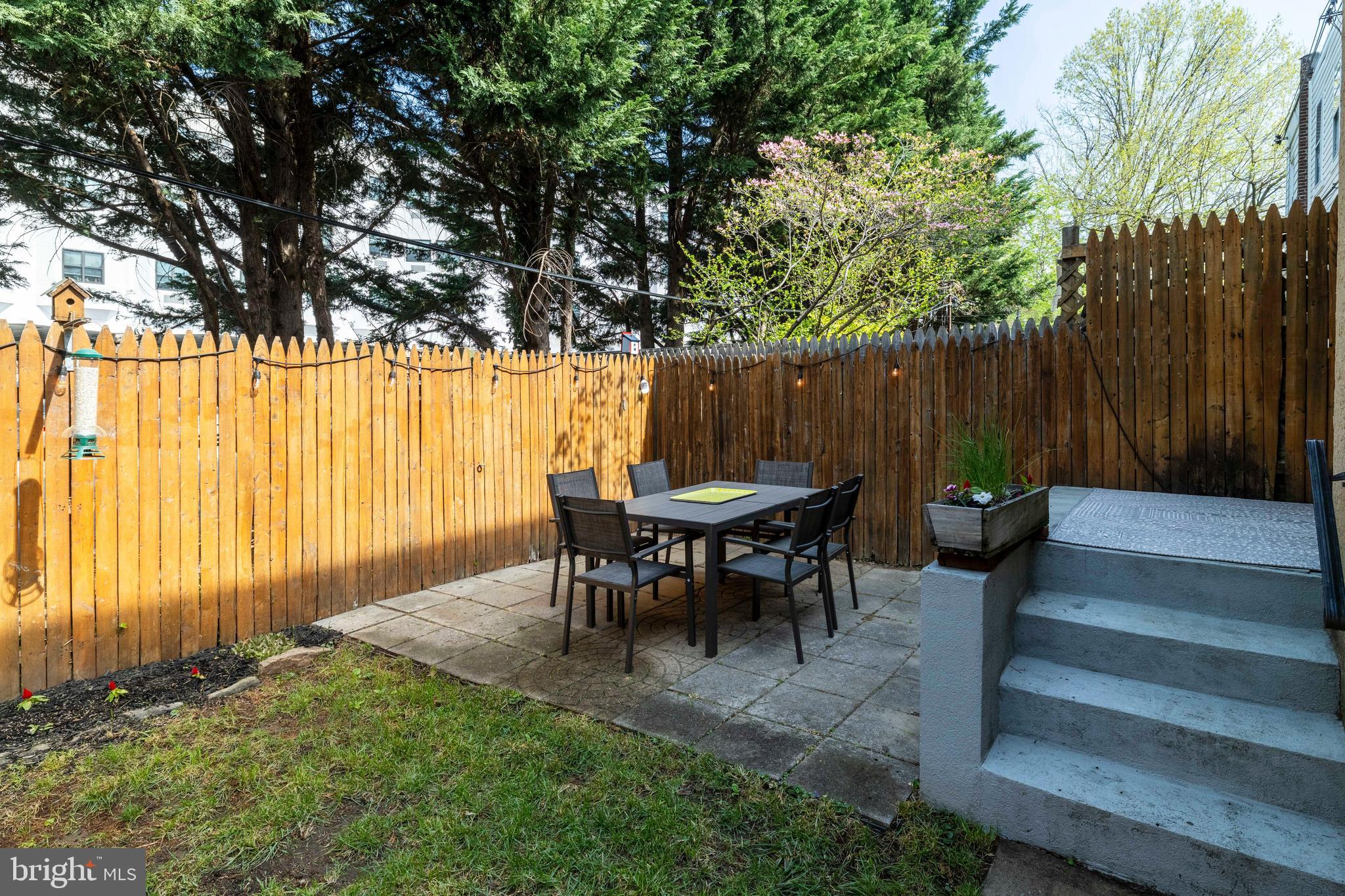 111 W Gorgas Ln