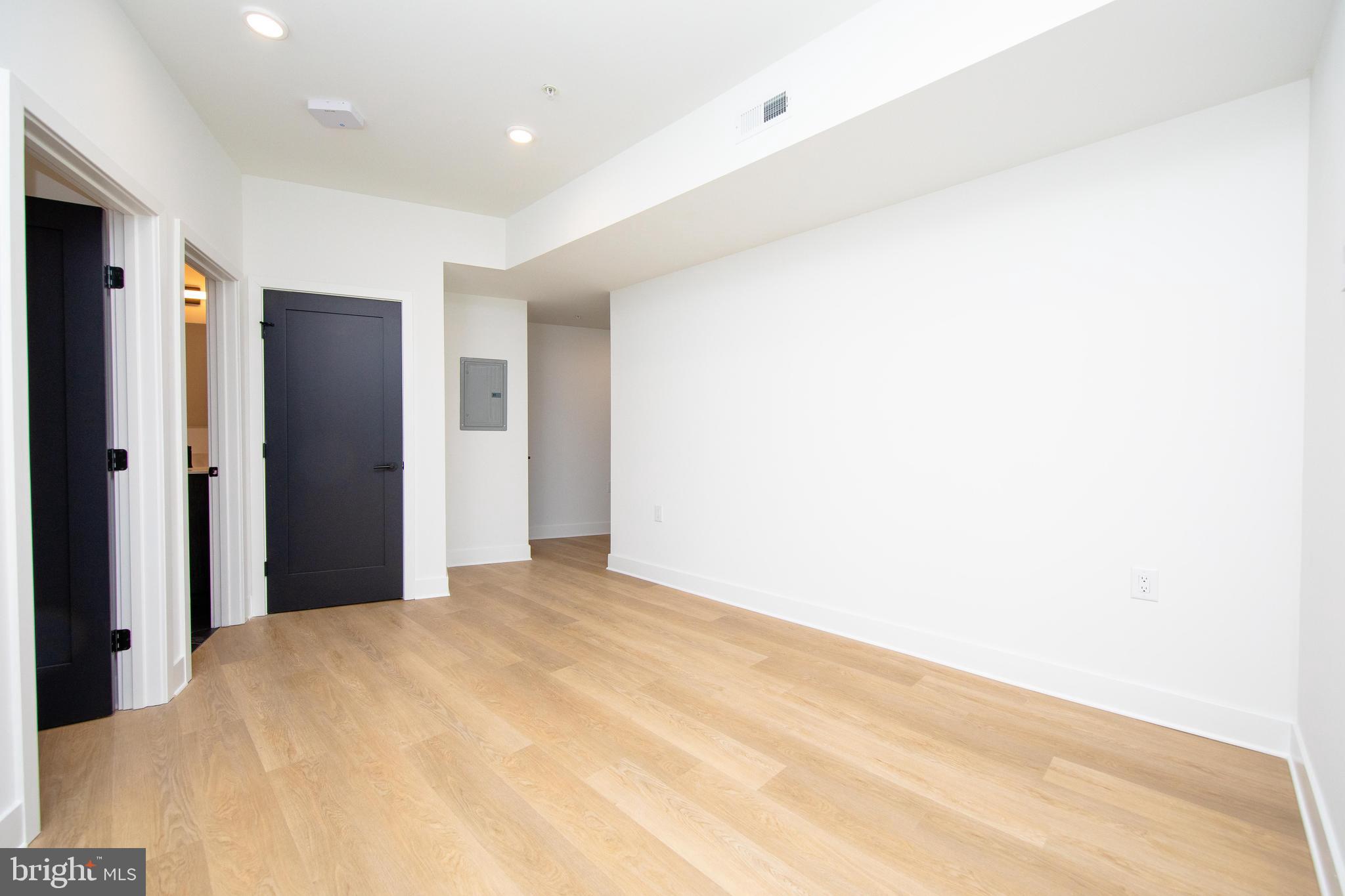 633-35 N 5TH ST #401