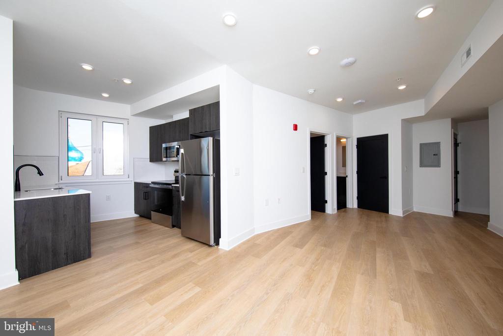 633-35 N 5TH ST #401