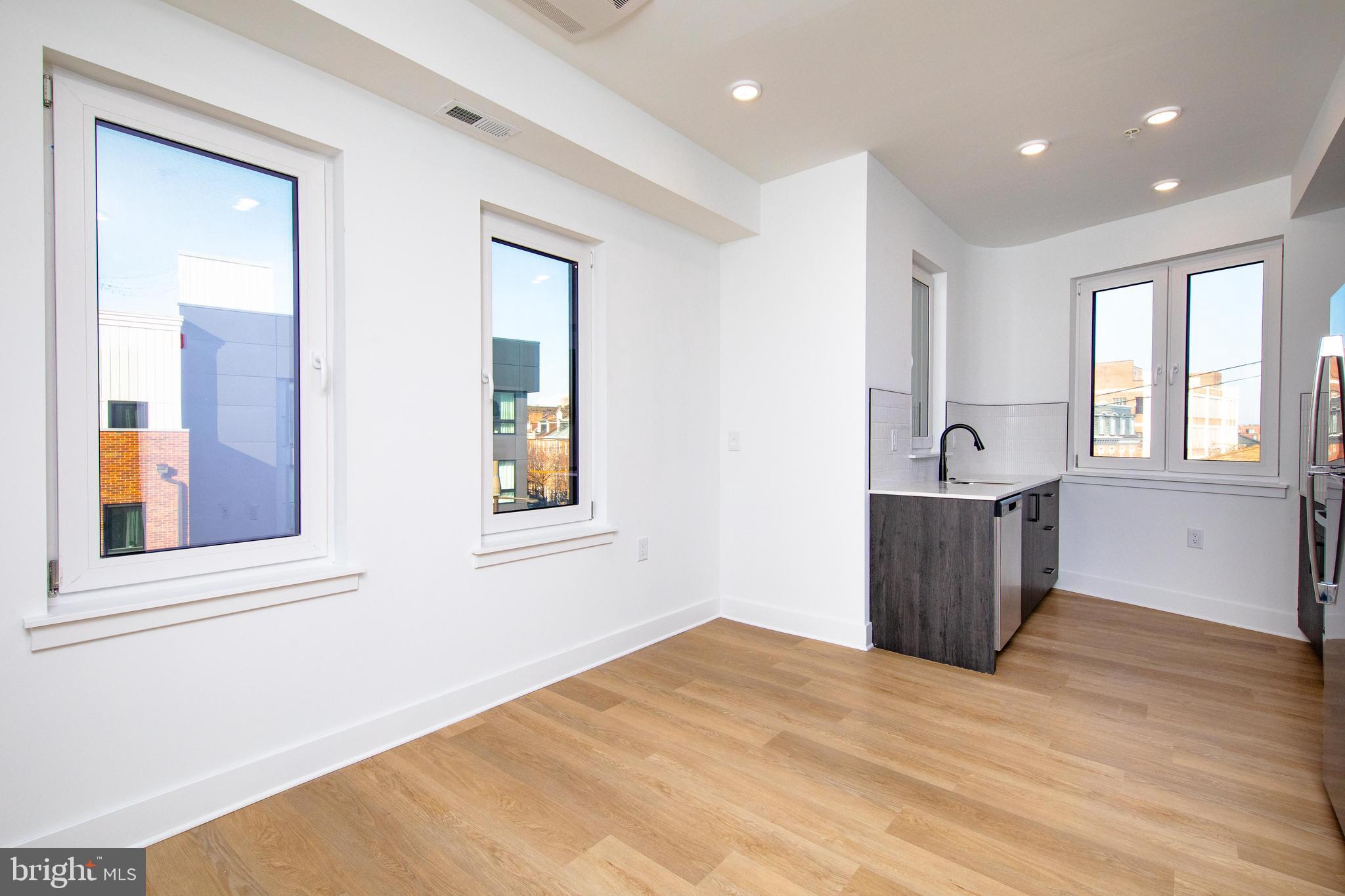 633-35 N 5TH ST #401