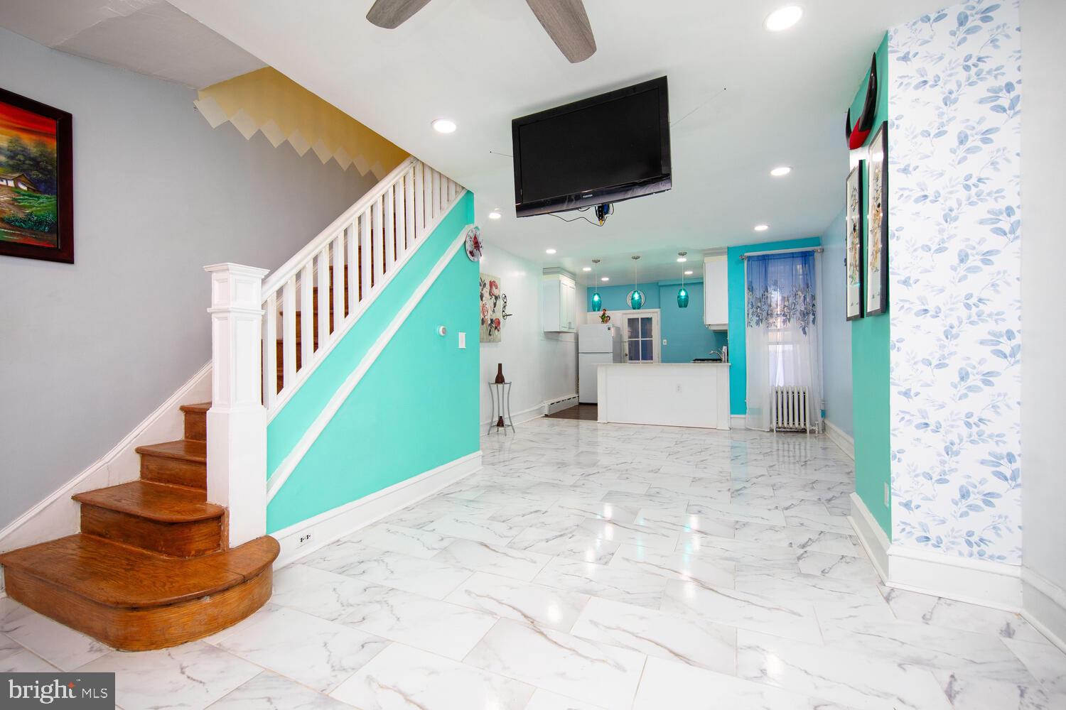 5404 Tennis Ave