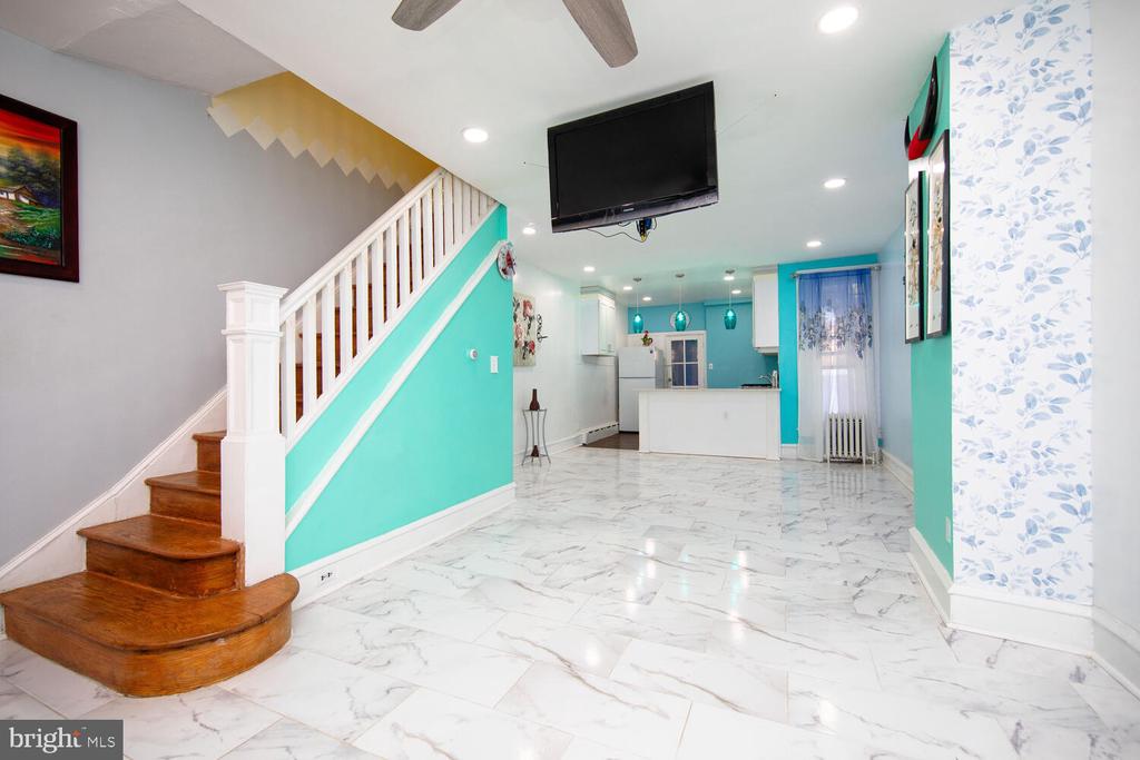 5404 Tennis Ave