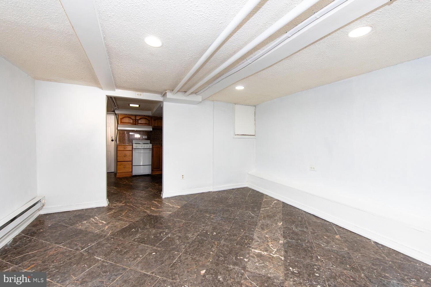5404 Tennis Ave