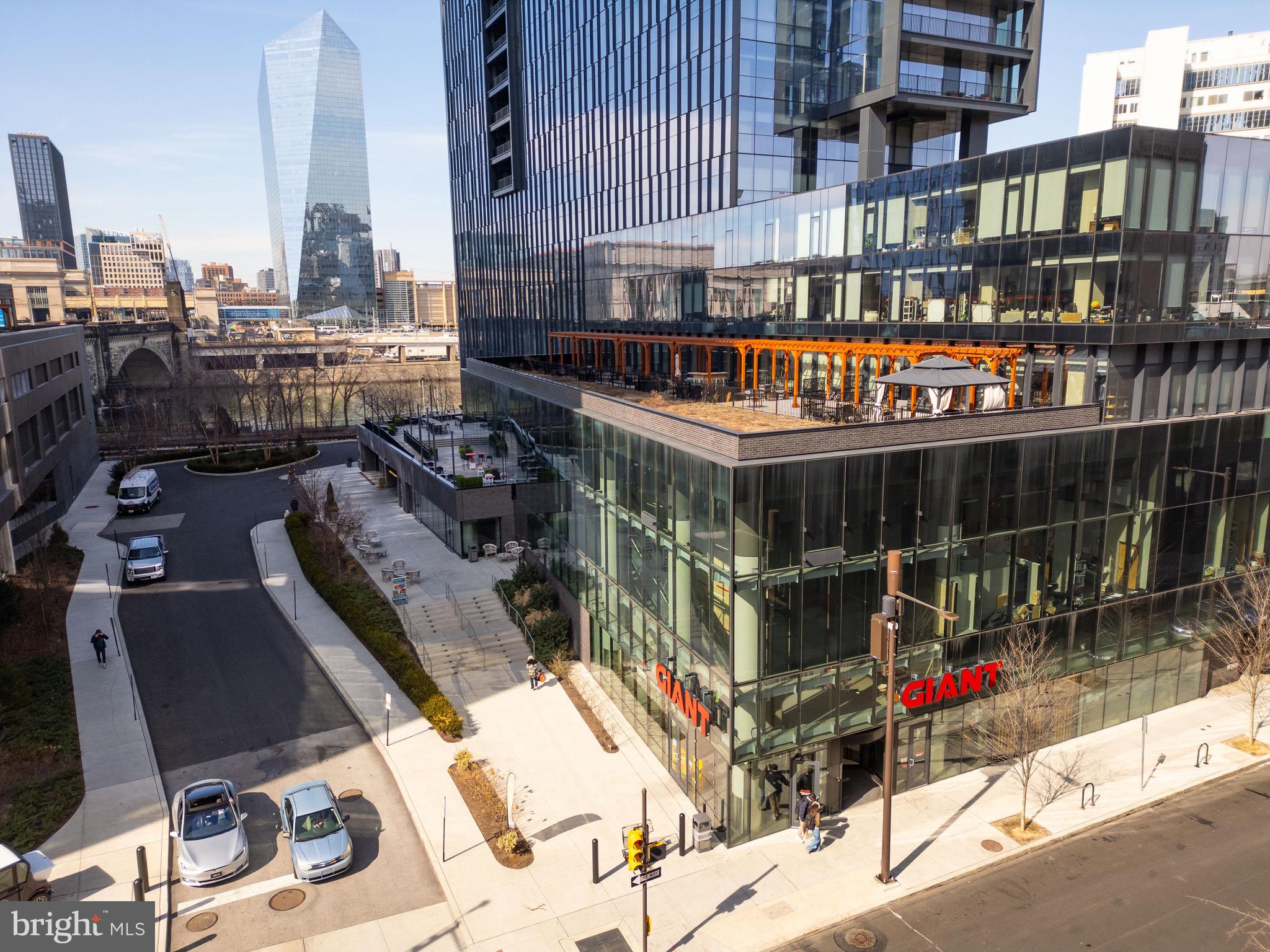2200-28 Arch St #503