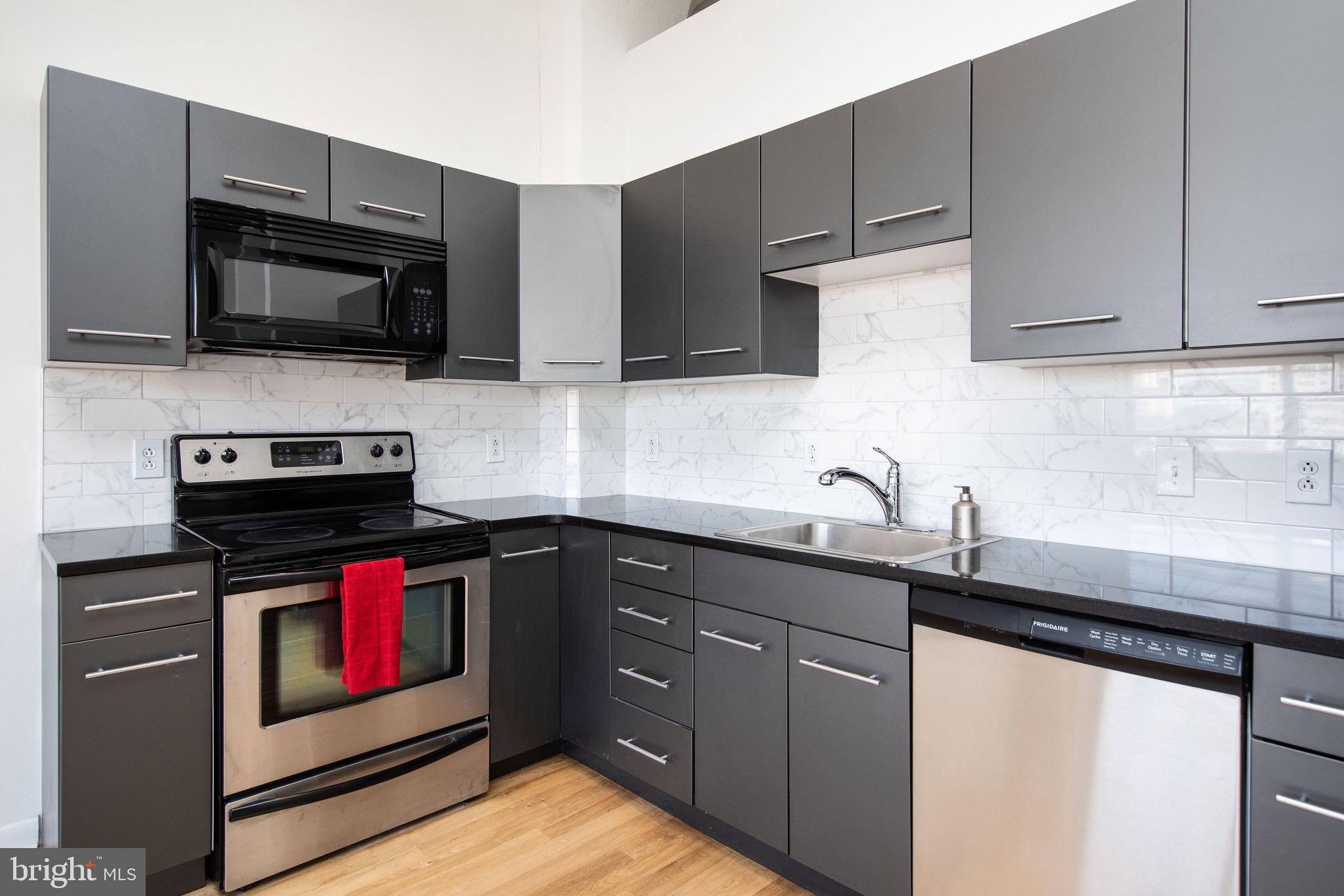 2200-28 Arch St #503