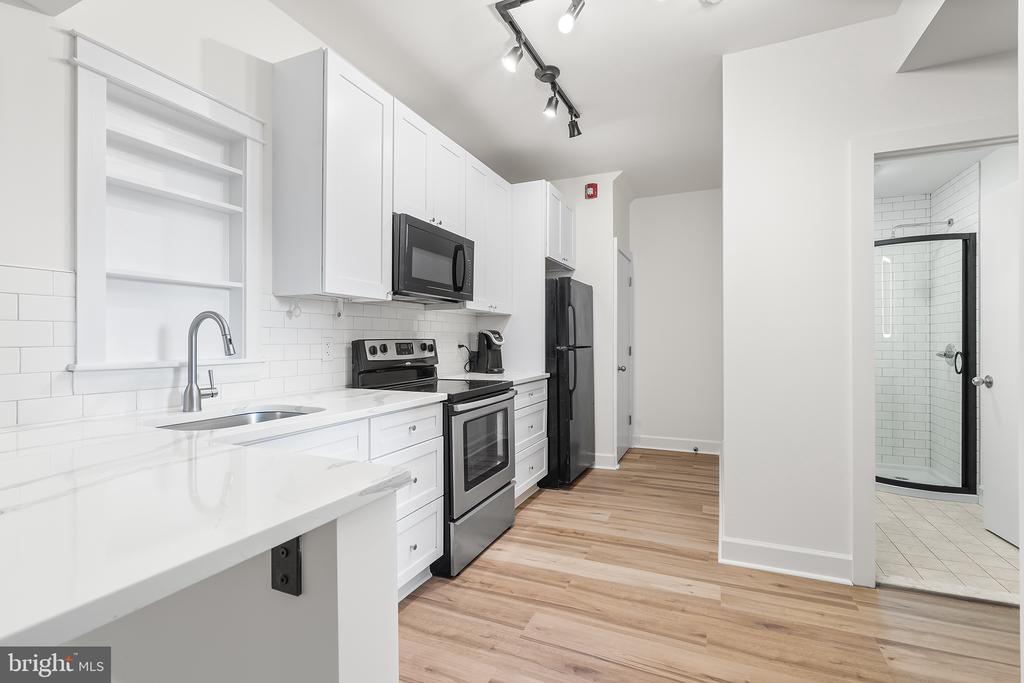 4613 WOODLAND AVE #1