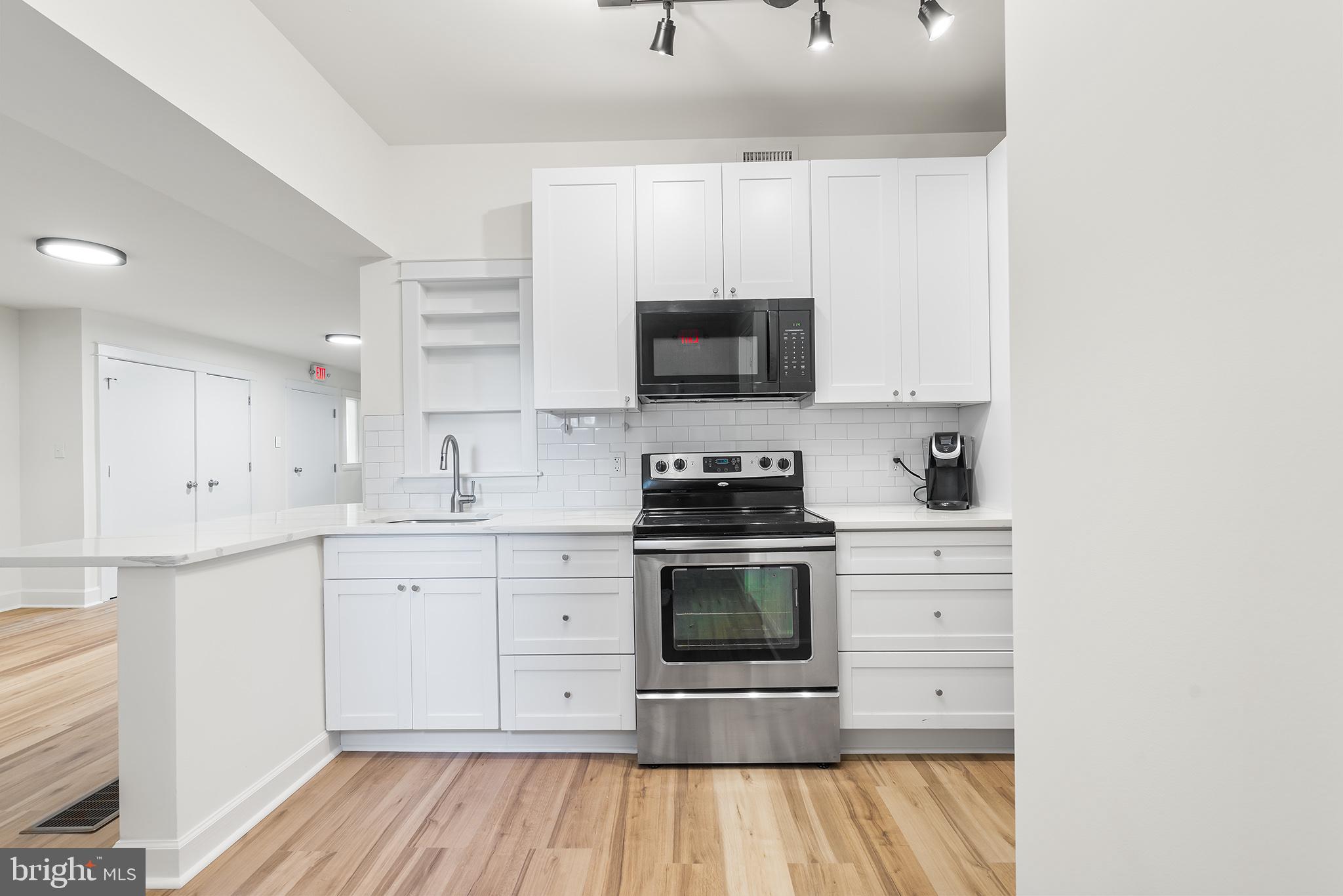 4613 WOODLAND AVE #1