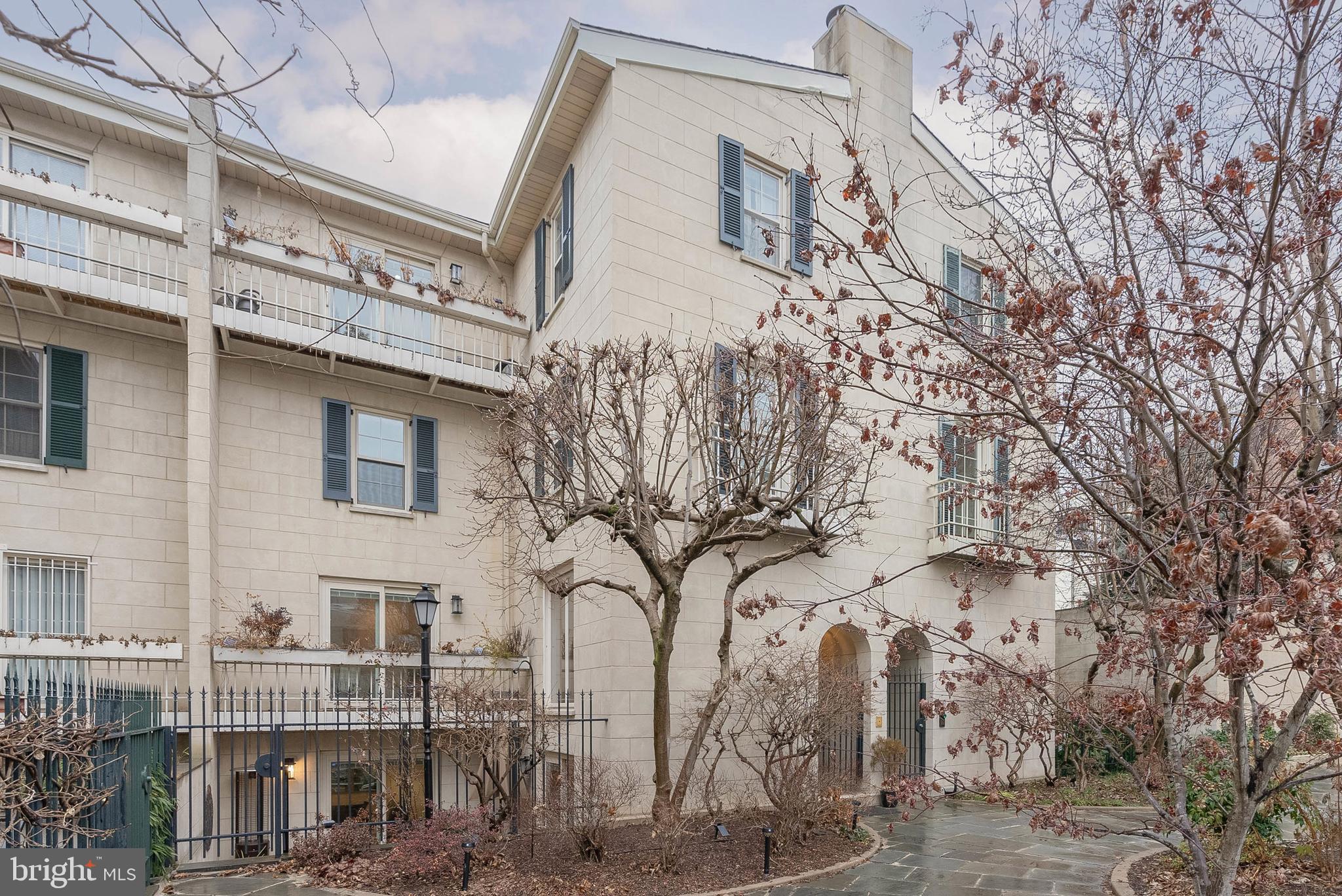 911 BONAPARTE COURT