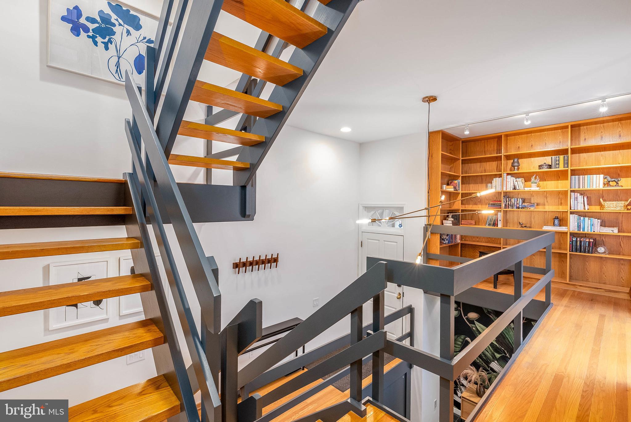 911 BONAPARTE COURT