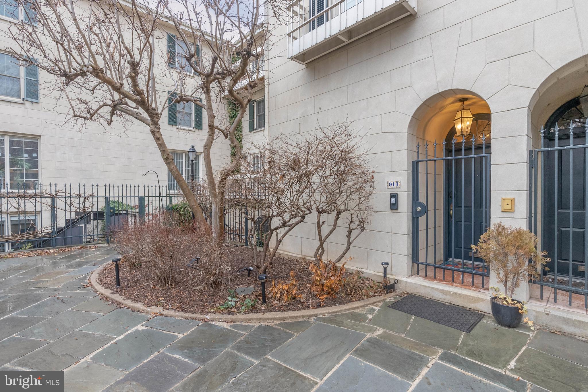 911 BONAPARTE COURT