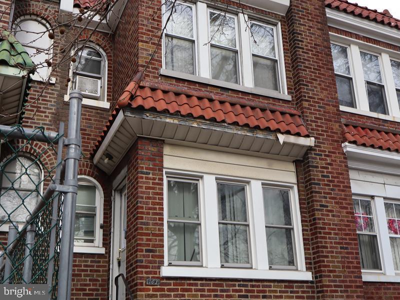 103 W Godfrey Ave