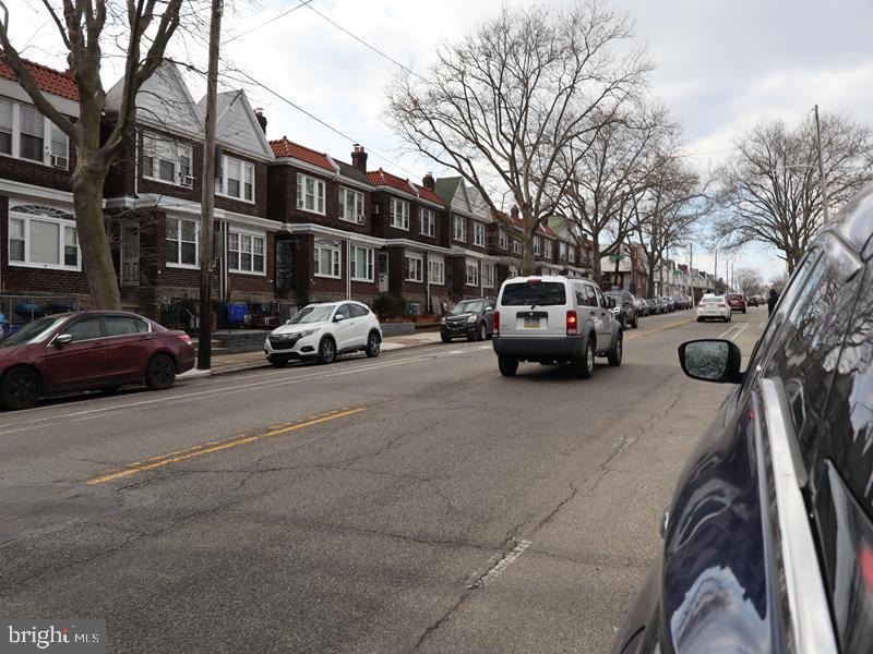 103 W Godfrey Ave