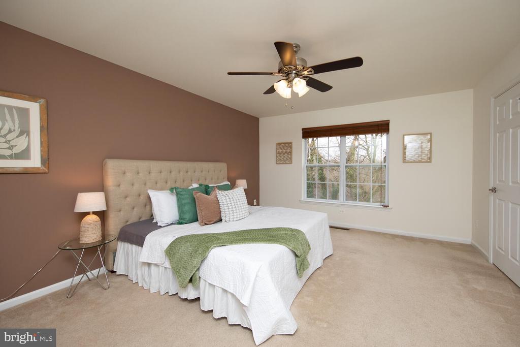4466 Riverview Ln #4