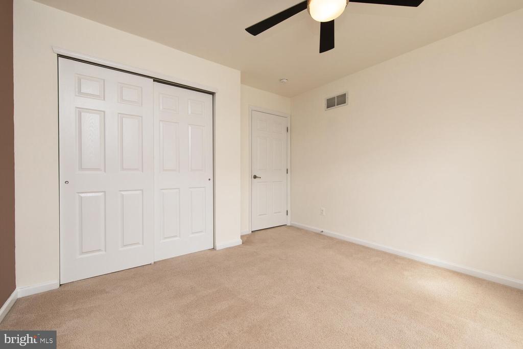 4466 Riverview Ln #4